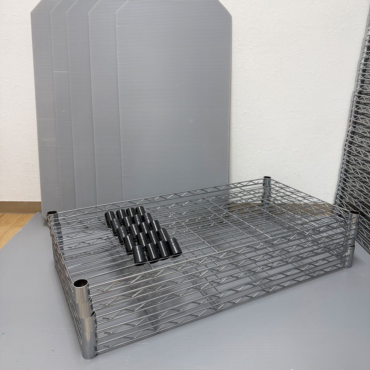 エレクター棚45cm×90cm3枚 送料込み　スリーブ付　中古 棚5枚＋ダンパネ付】エレクター用 追加棚セット！ スリーブ付 ポール