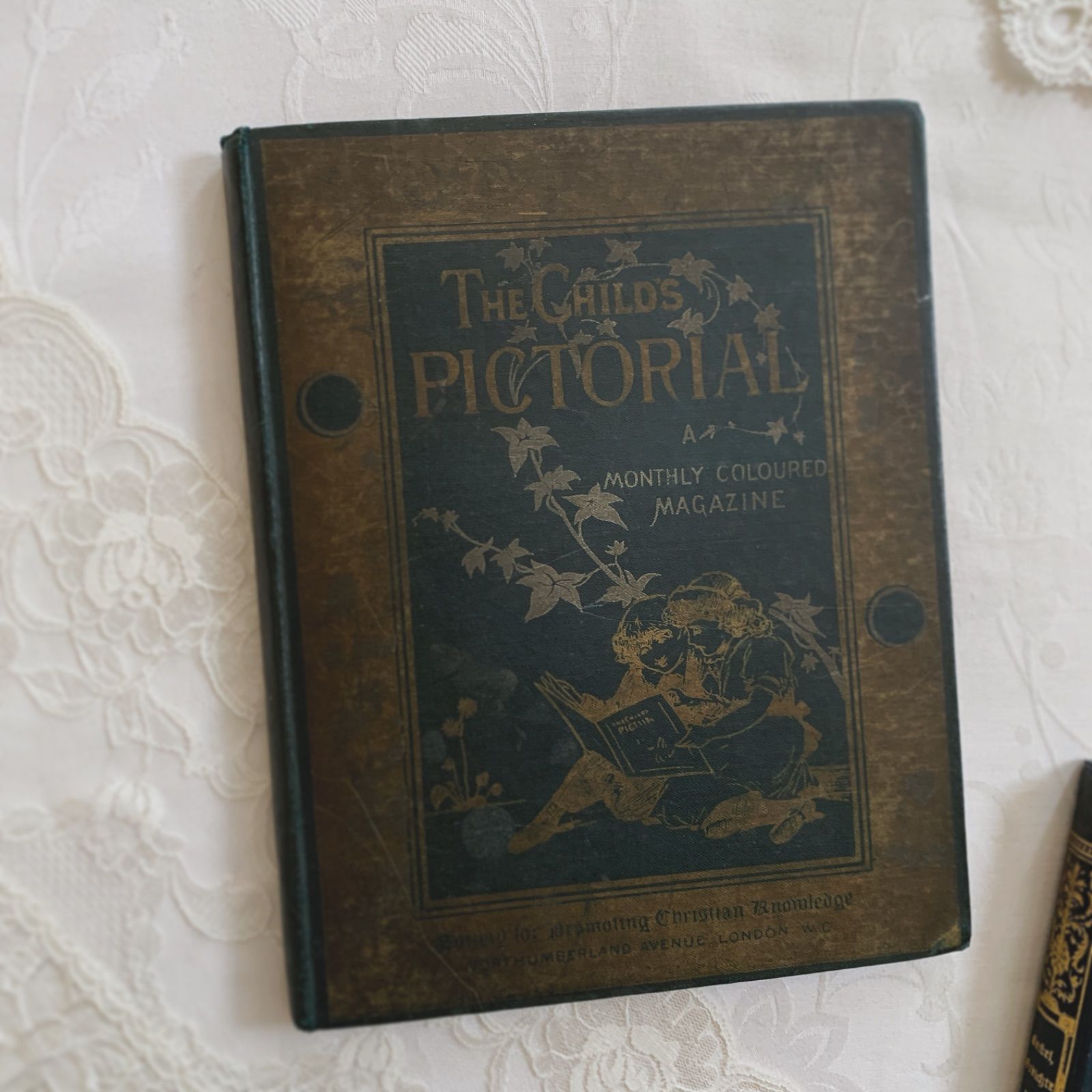 洋書　絵本　ヴィンテージ児童書　イギリス ゜+ 可愛い英国のクリスマブックの洋書2冊セット 外国の絵本 イギリス