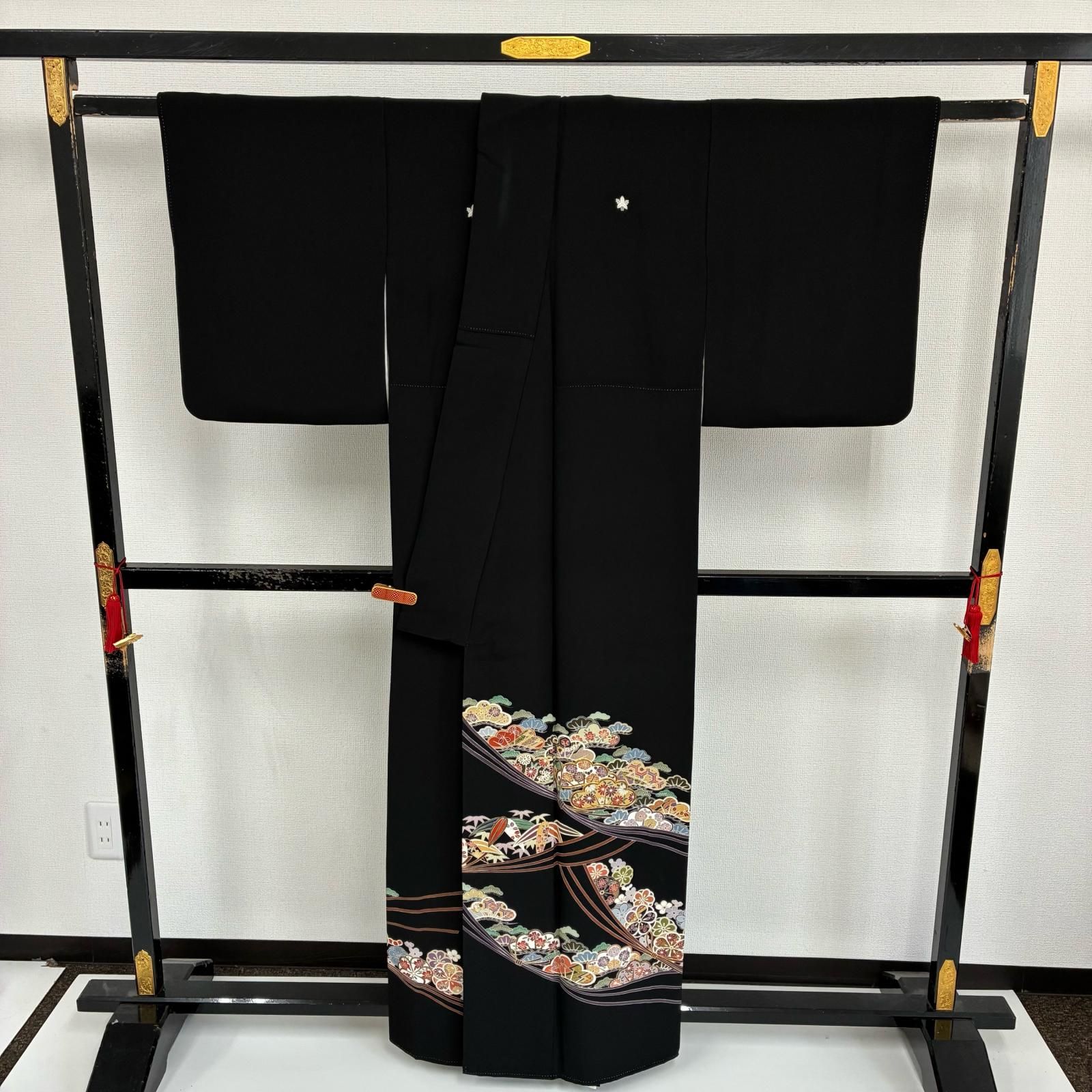 黒留袖 正絹 松笹の美しい染め 比翼 袷 着物 MK-6717 - メルカリ