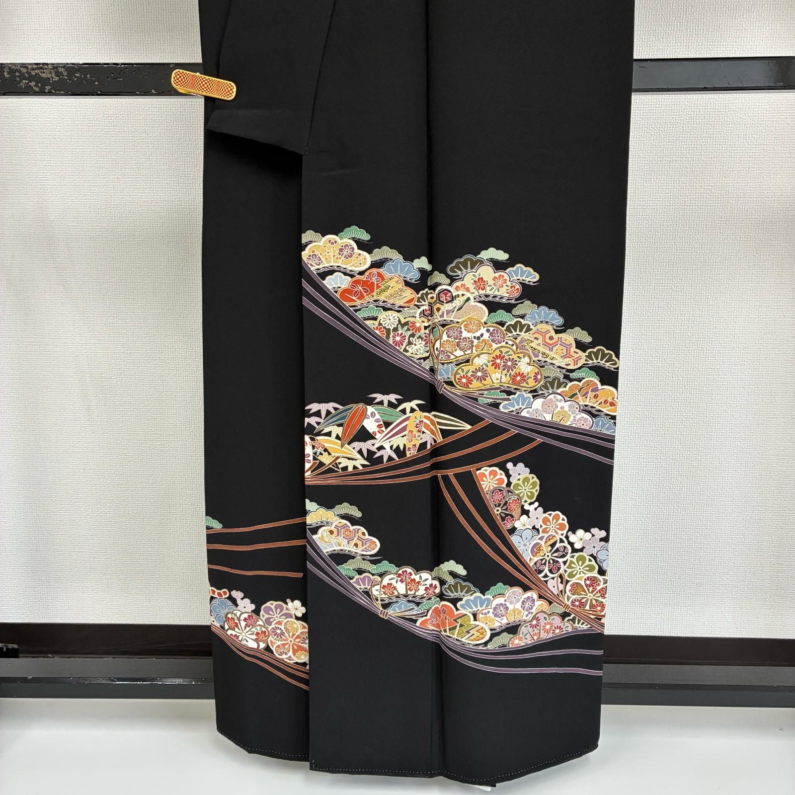 黒留袖 正絹 松笹の美しい染め 比翼 袷 着物 MK-6717 - メルカリ