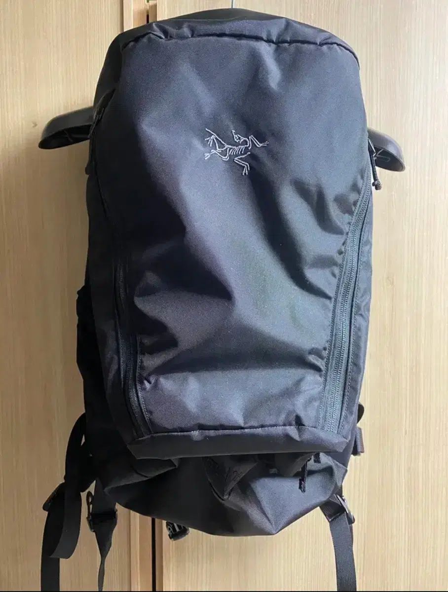 美品国内正規品　アークテリクス　マンティス26 ブラック　旧型 アークテリクス マンティス26 黒 ARC'TERYX アークテリクス マンティス