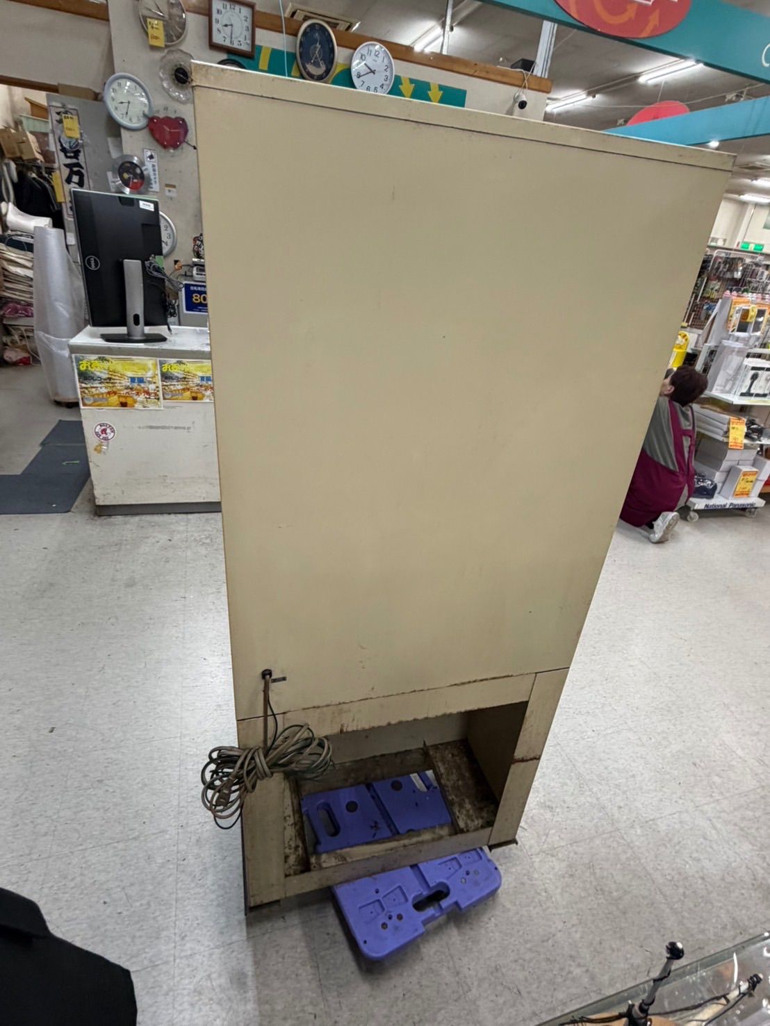 什器 glory グローリー 古い タバコ 自販機 稼働品 自動販売機 - メルカリ
