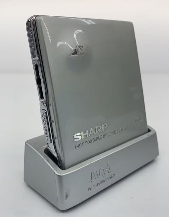 動作品】 【送料無料】シャープ ポータブルMDプレーヤー MD-DS8-H Auvi