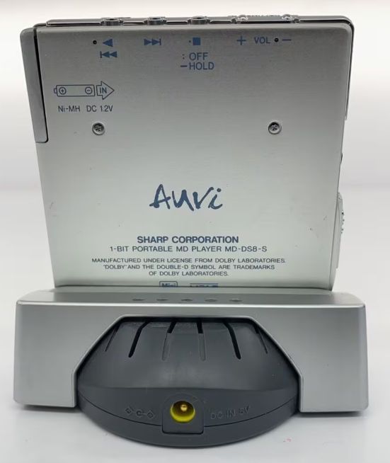 動作品】 【送料無料】シャープ ポータブルMDプレーヤー MD-DS8-H Auvi