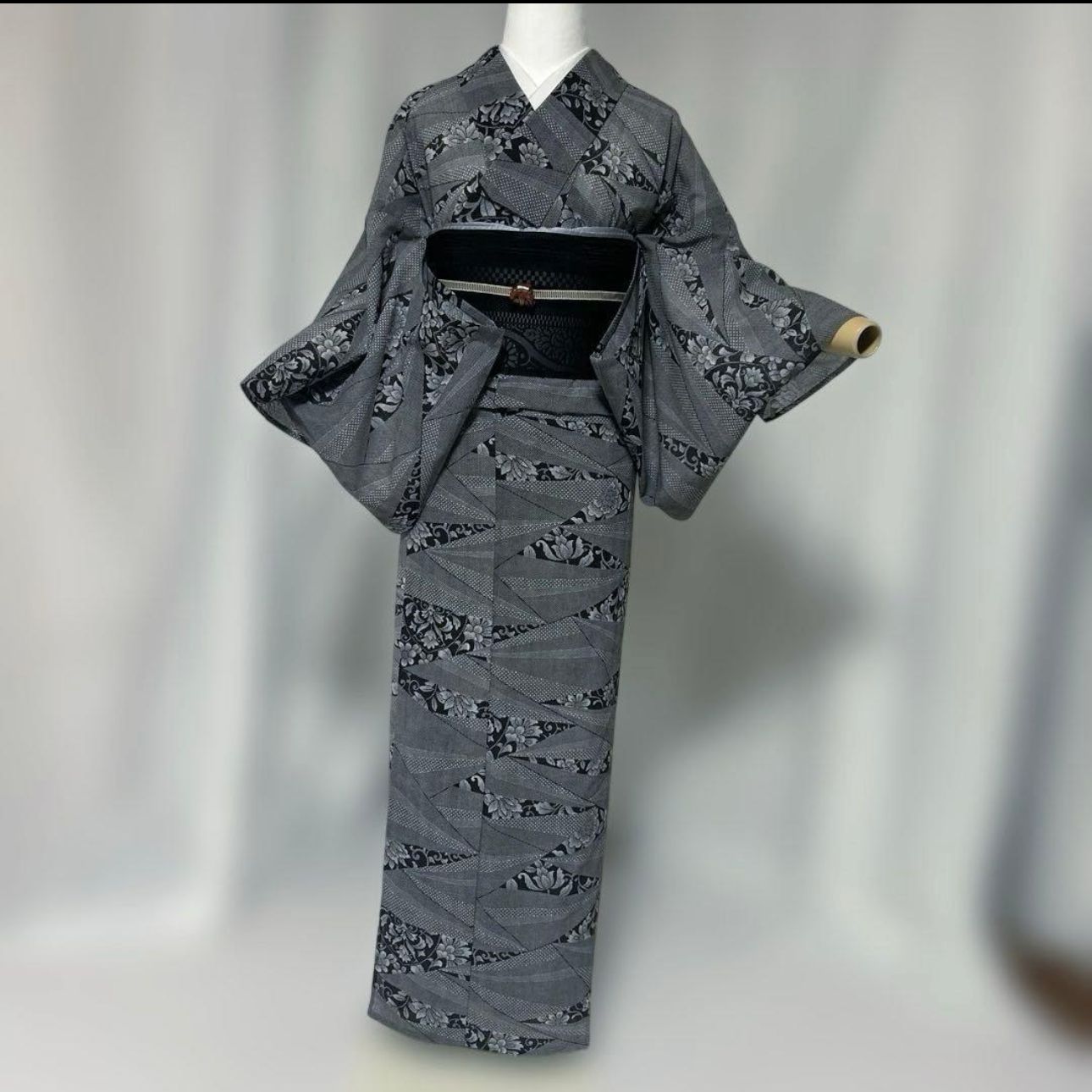 化繊紗紬風小紋フルセット　美品着物+夏帯+帯締め+夏帯揚げ　ゆったり　裄丈長め レディース 化繊紗紬風小紋フルセット 美品着物+夏帯+帯締め