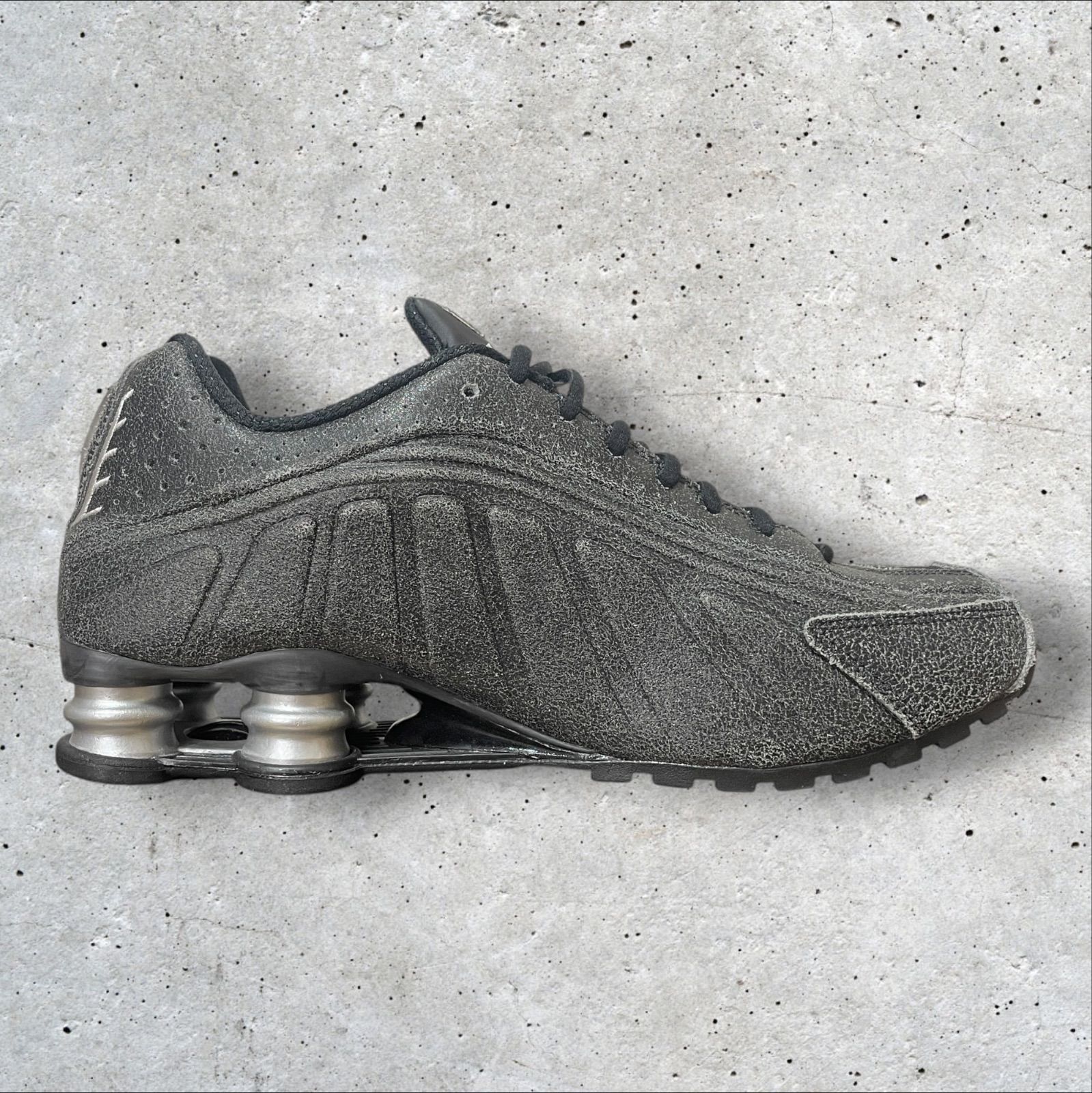 定価：23100円 NIKE Shox R4 Distressed Leather 