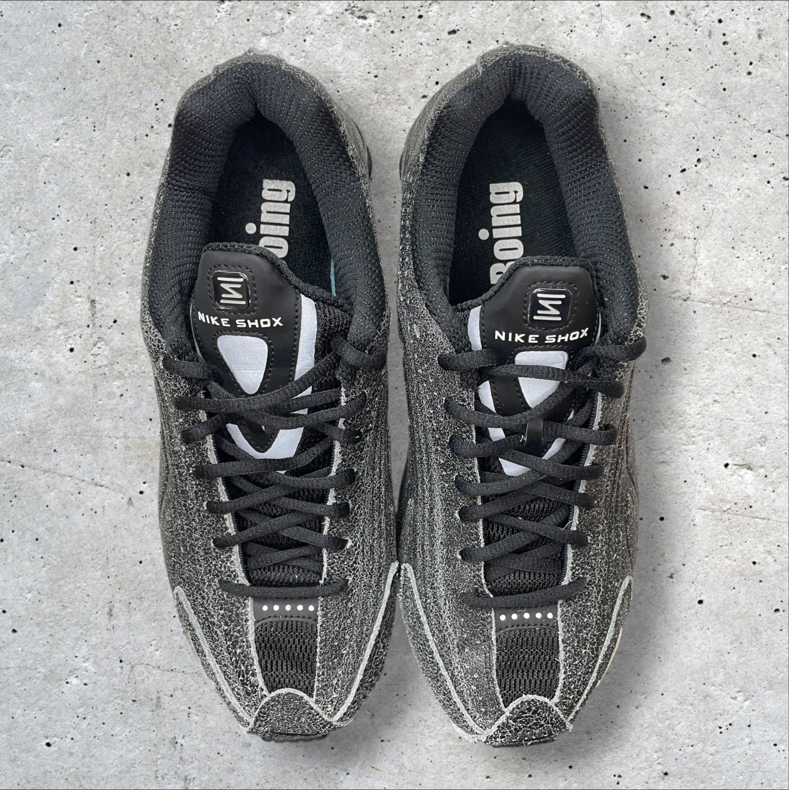 定価：23100円 NIKE Shox R4 Distressed Leather 
