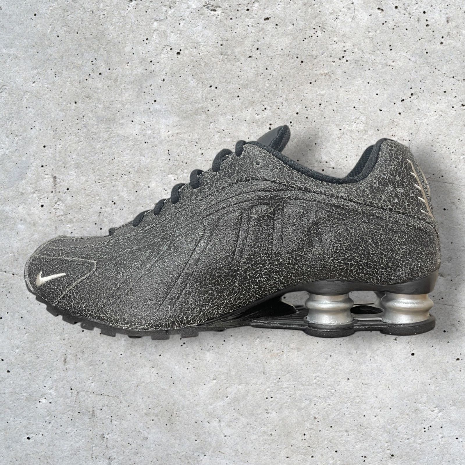 定価：23100円 NIKE Shox R4 Distressed Leather 
