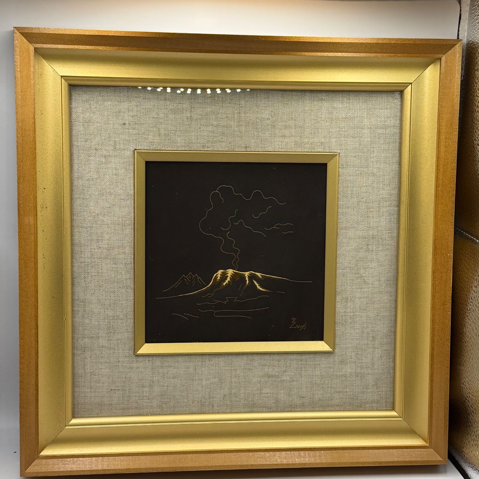 【中古】肥後象嵌 光助 金色絵画 阿蘇山