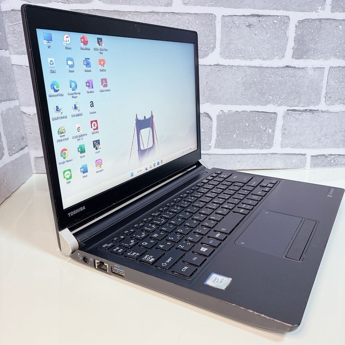 薄型東芝★新Win11★SSD256GB★メモリ8G★Dynabook♪♪ Amazon.co.jp: 【整備済み品】 軽量薄型 東芝dynabook G83 □ 13.3型