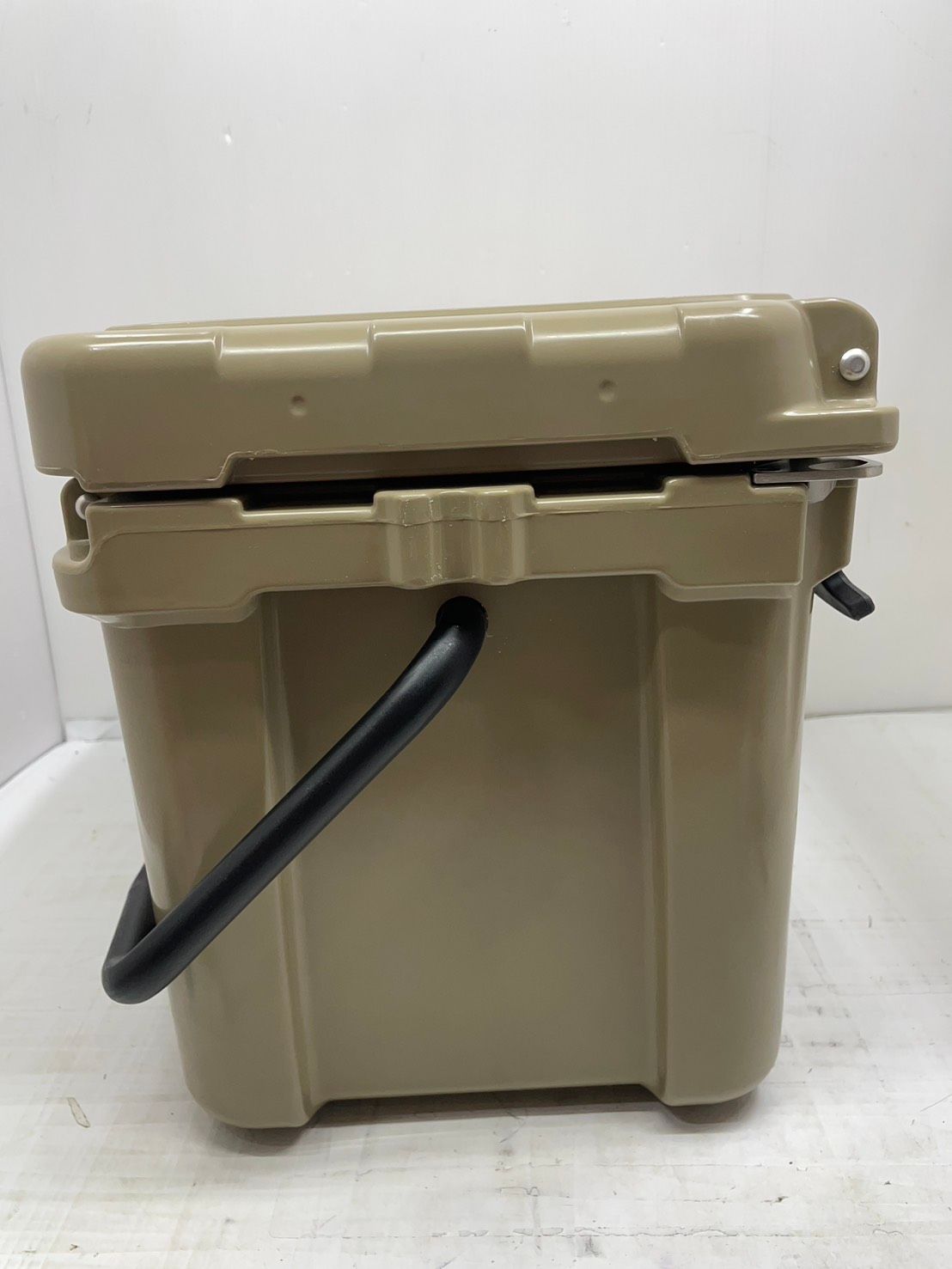 送料無料h13845 アイスランド クーラーボックス 20QT アウトドア