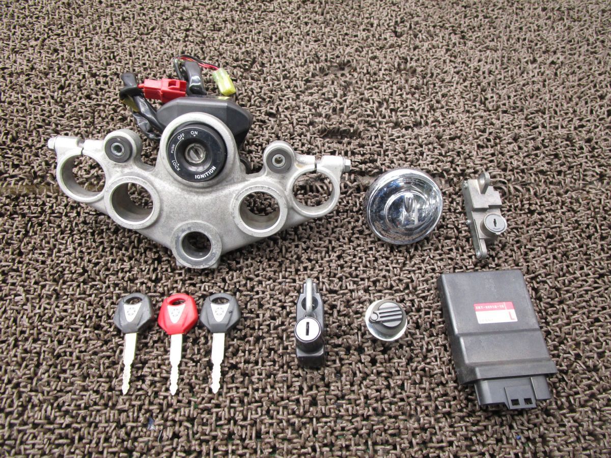 SR400 トップブリッジ イグナイター メインキーセット ▲B5792！タンクキャップ CDI イモビ RH03J ヤマハ 【 H329E 】 FI インジェクション