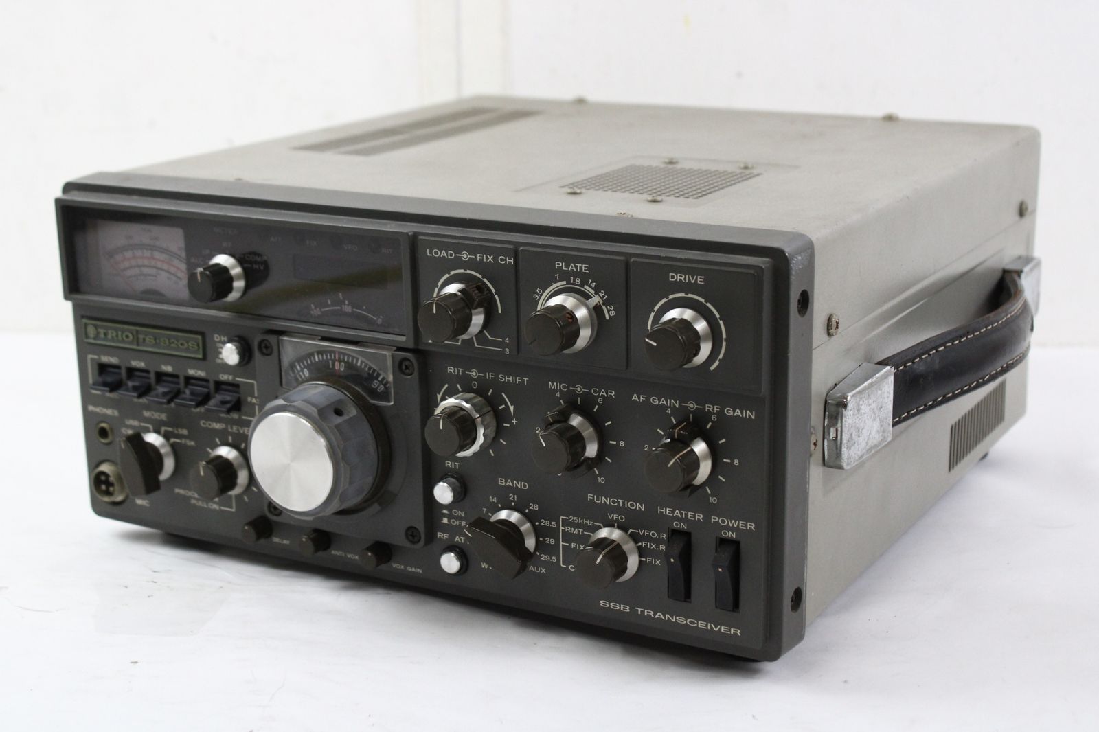現状品 トリオ TS-820S SSB トランシーバー ICOM マチュア 無線 ITCTF2K7FU5L-D-J03-byebye