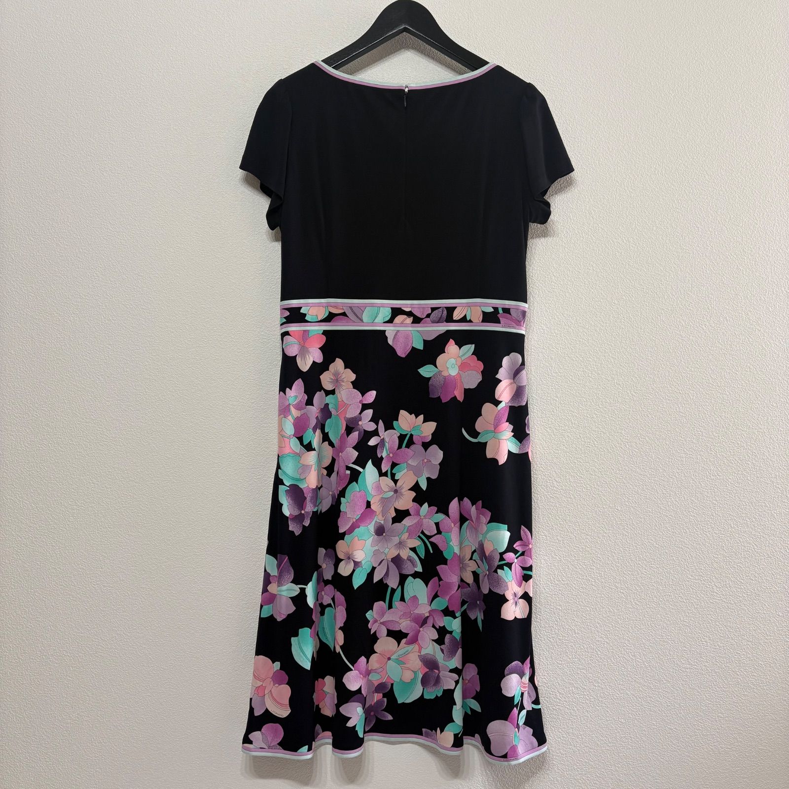 美品★LEONARD レオナール 半袖カットソー カンカン素材 花柄 LL 美品 手洗い可能 レオナールLEONARD 花柄 総柄 カットソー tシャツ 2