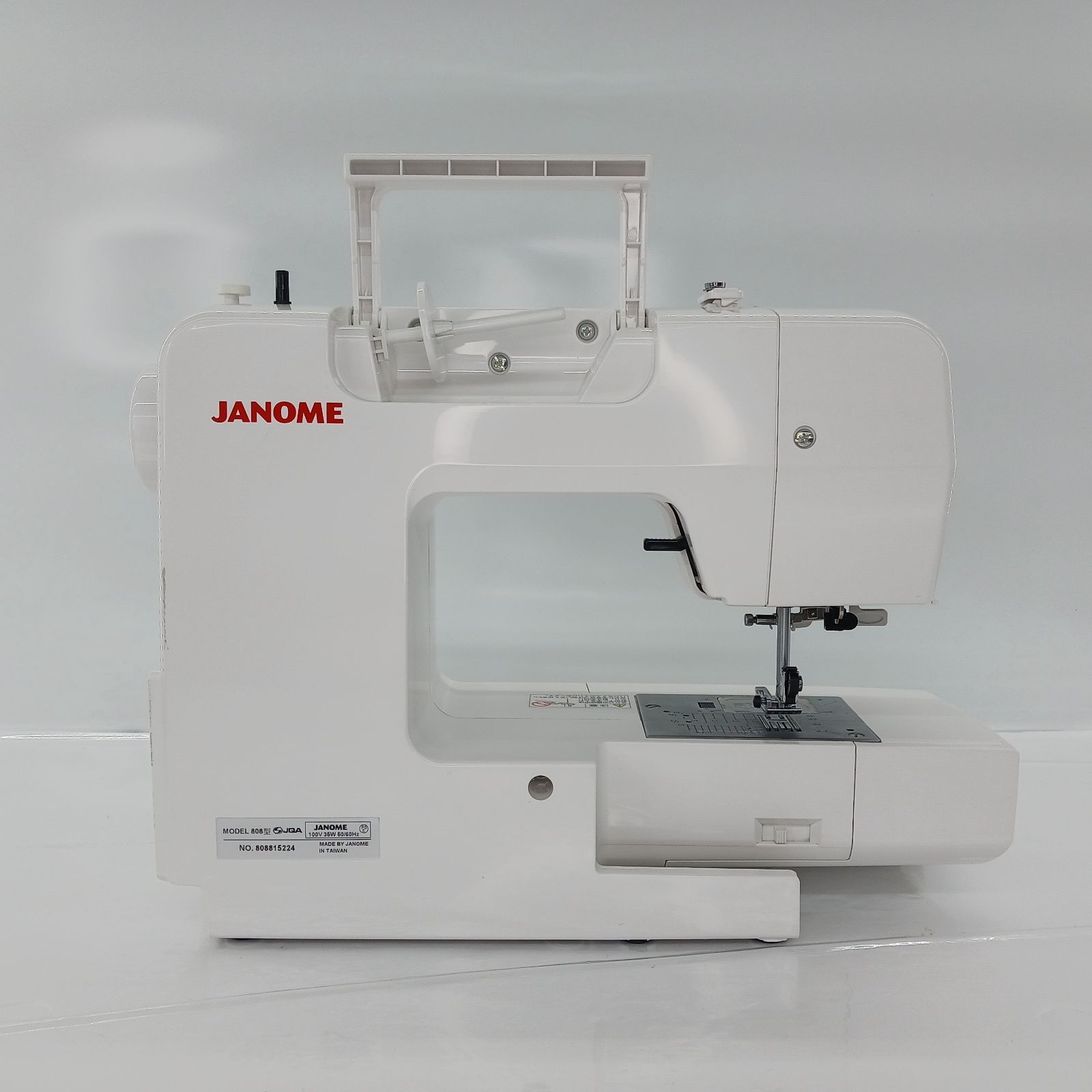 ✨激安価格✨コンピューターミシン✨ジャノメ✨フットコントローラー付き✨取説付き✨ 展示商品】 ジャノメ コンピュータミシン フットコントローラー付