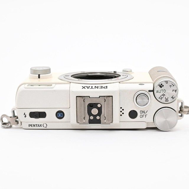 【PENTAX】 Q ホワイト ミラーレスカメラ 本体 Qシリーズ ミラーレス ペンタックス PENTAX Q ホワイト レンズキット