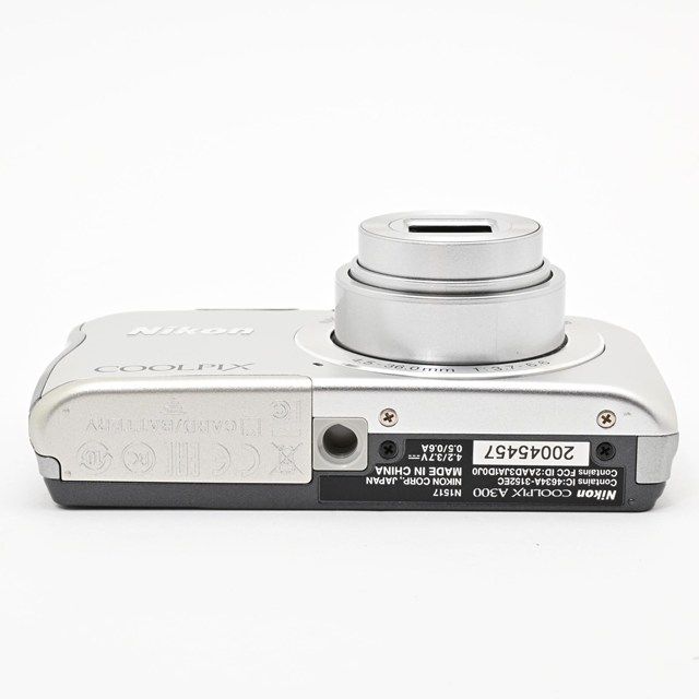 並品＞ Nikon COOLPIX A300 シルバー｜光学8倍ズーム｜2005万画素