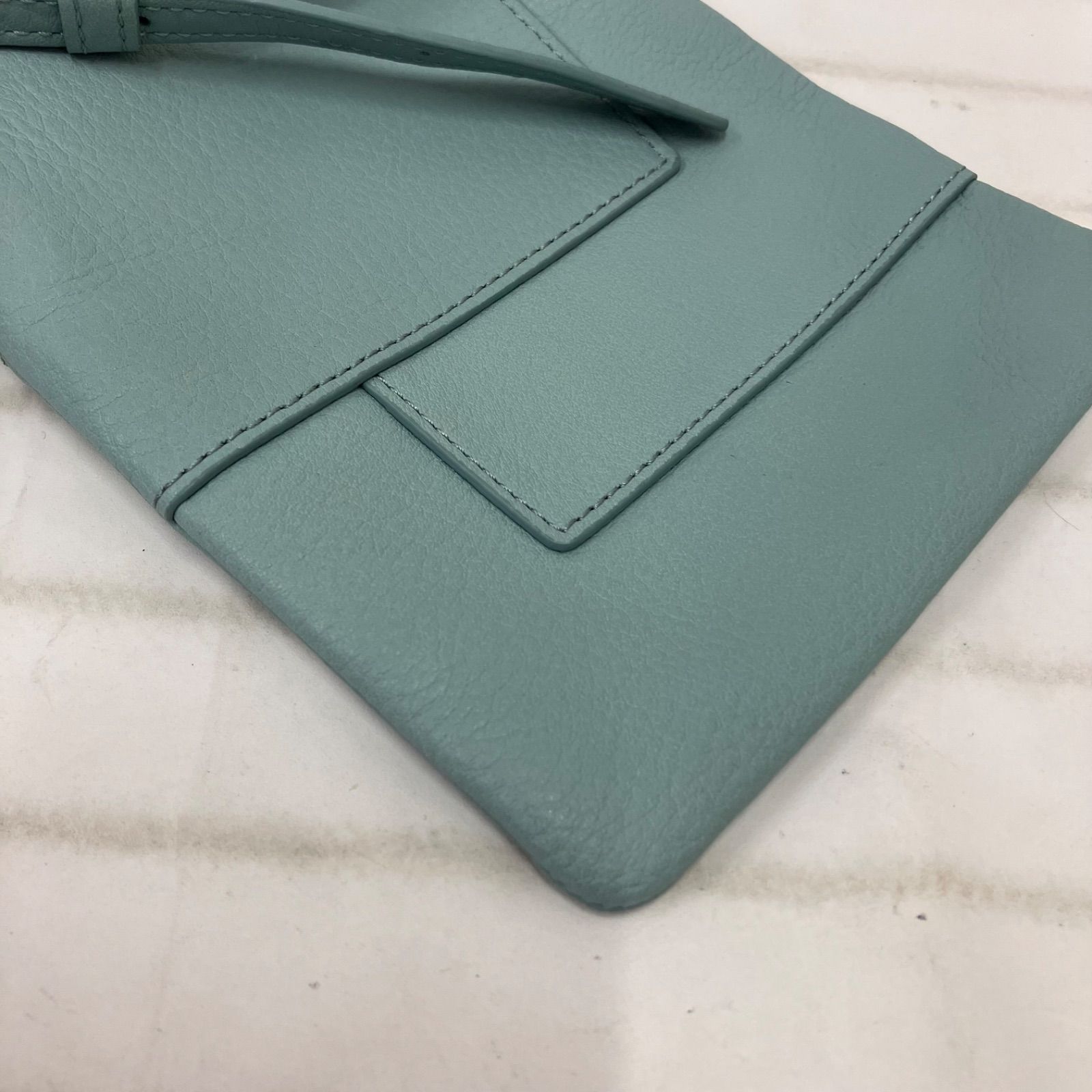 1895　NINA RICCI　ニナリッチ　ストラクチャーパーススマホポシェット 1895 NINA RICCI ニナリッチ ストラクチャーパース スマホポシェット