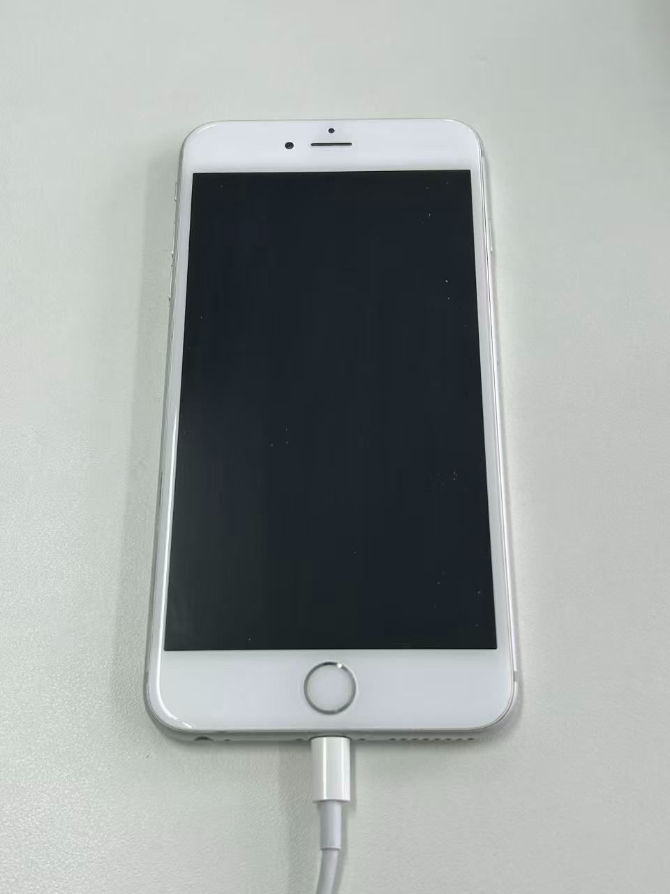 iPhone8 シルバー　ジャンク 初期化済 iPhone 8 plus 64GB シルバー ジャンク - メルカリ