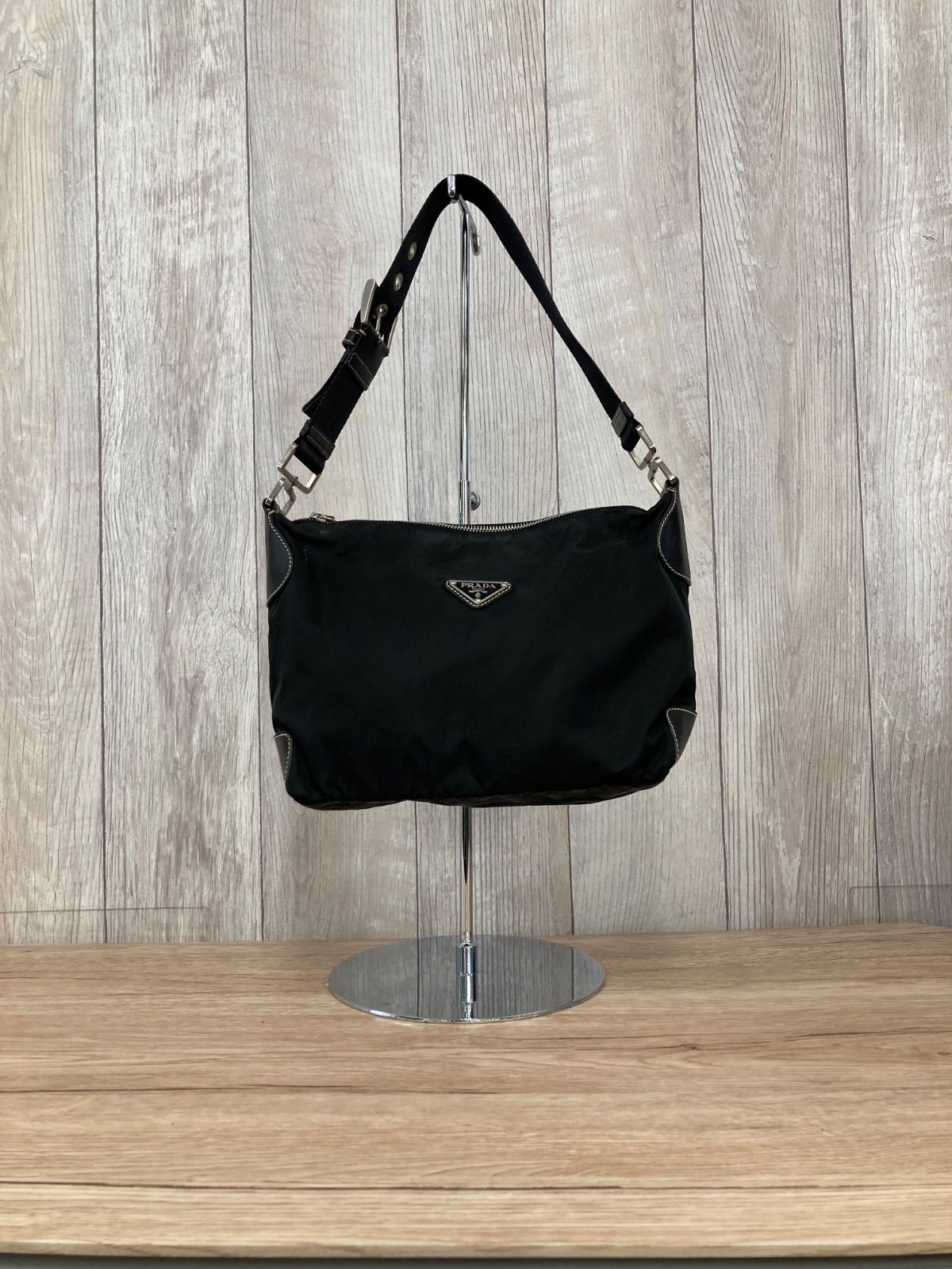 PRADA プラダ ナイロン ロゴプレート ショルダーバッグ レディース