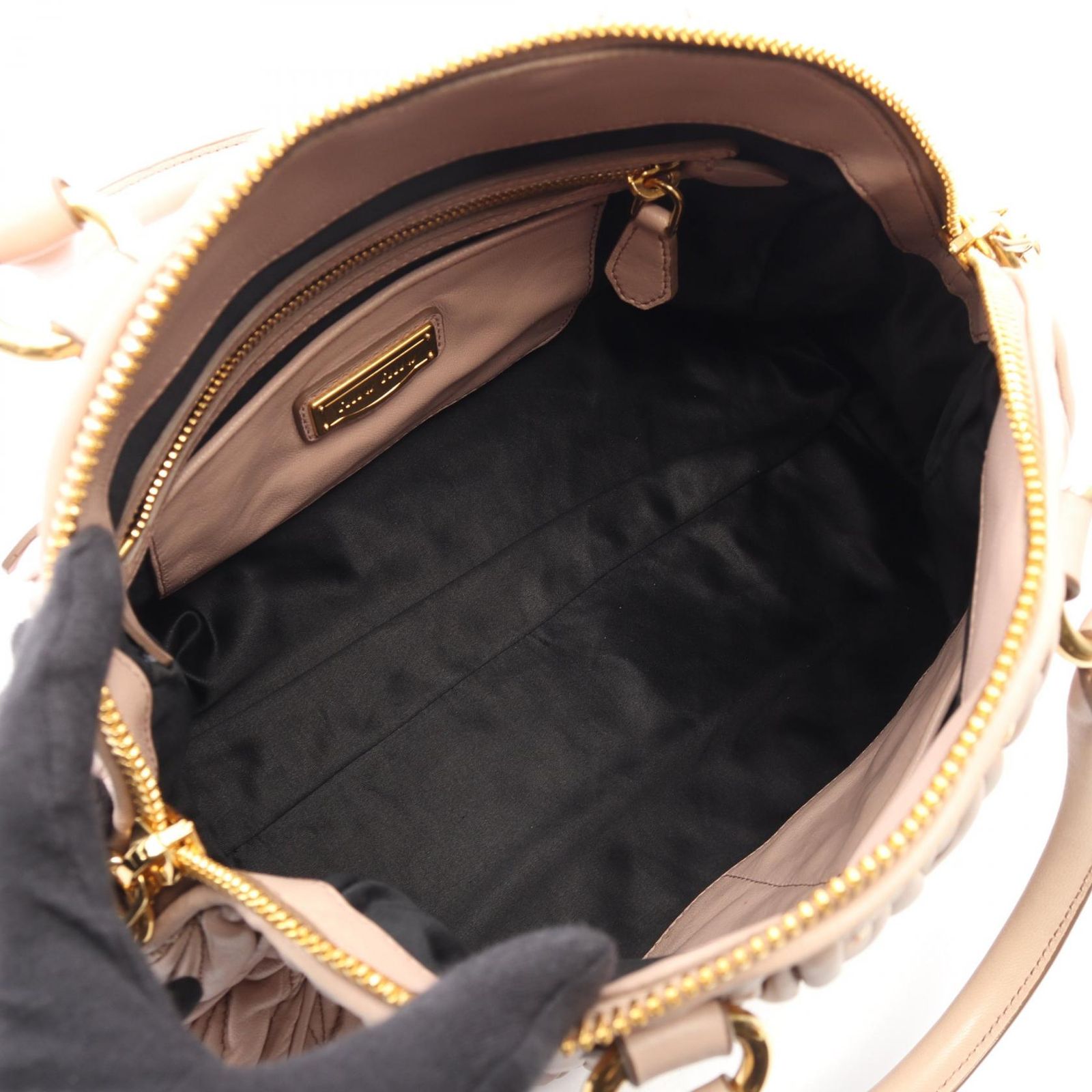 MIU MIU グレージュハンドバッグ | ヤマダウェブコム