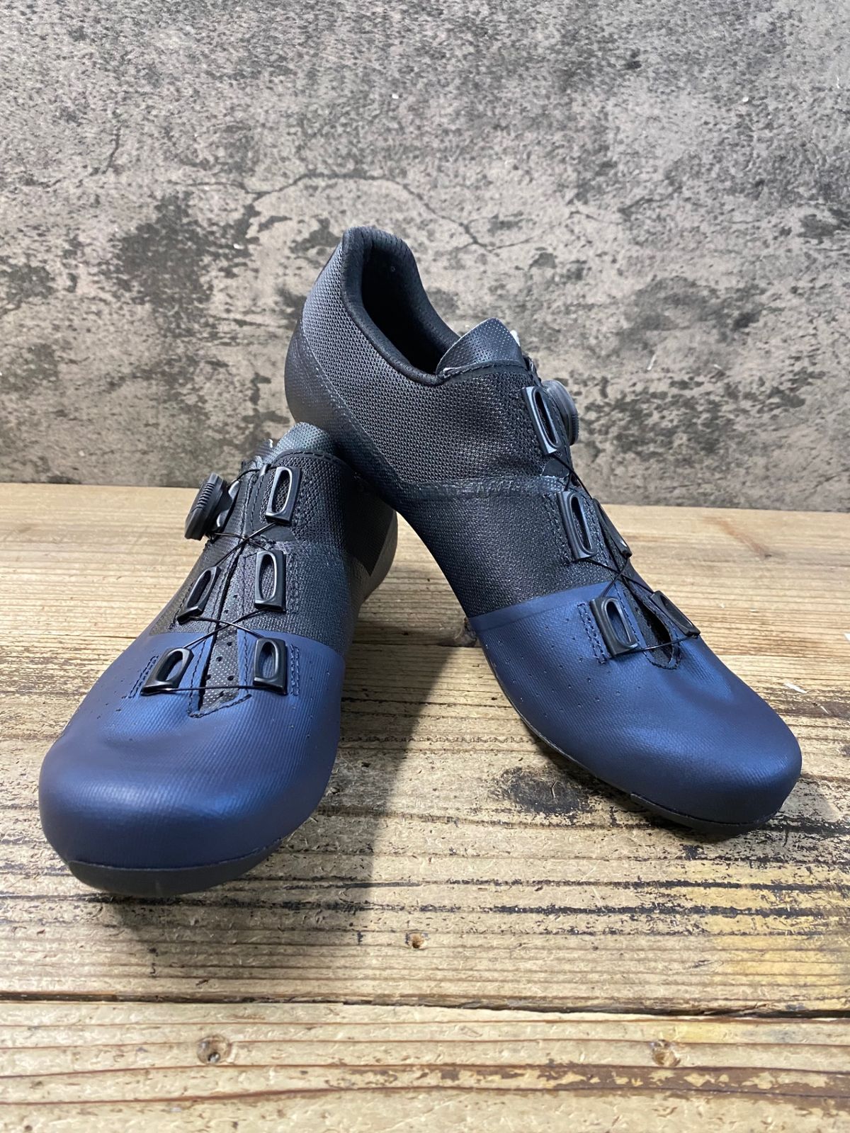JZ698 フィジーク fizik TEMPO OVERCURVE R4 SHOES ビンディングシューズ 3穴 BOA 黒 EU42