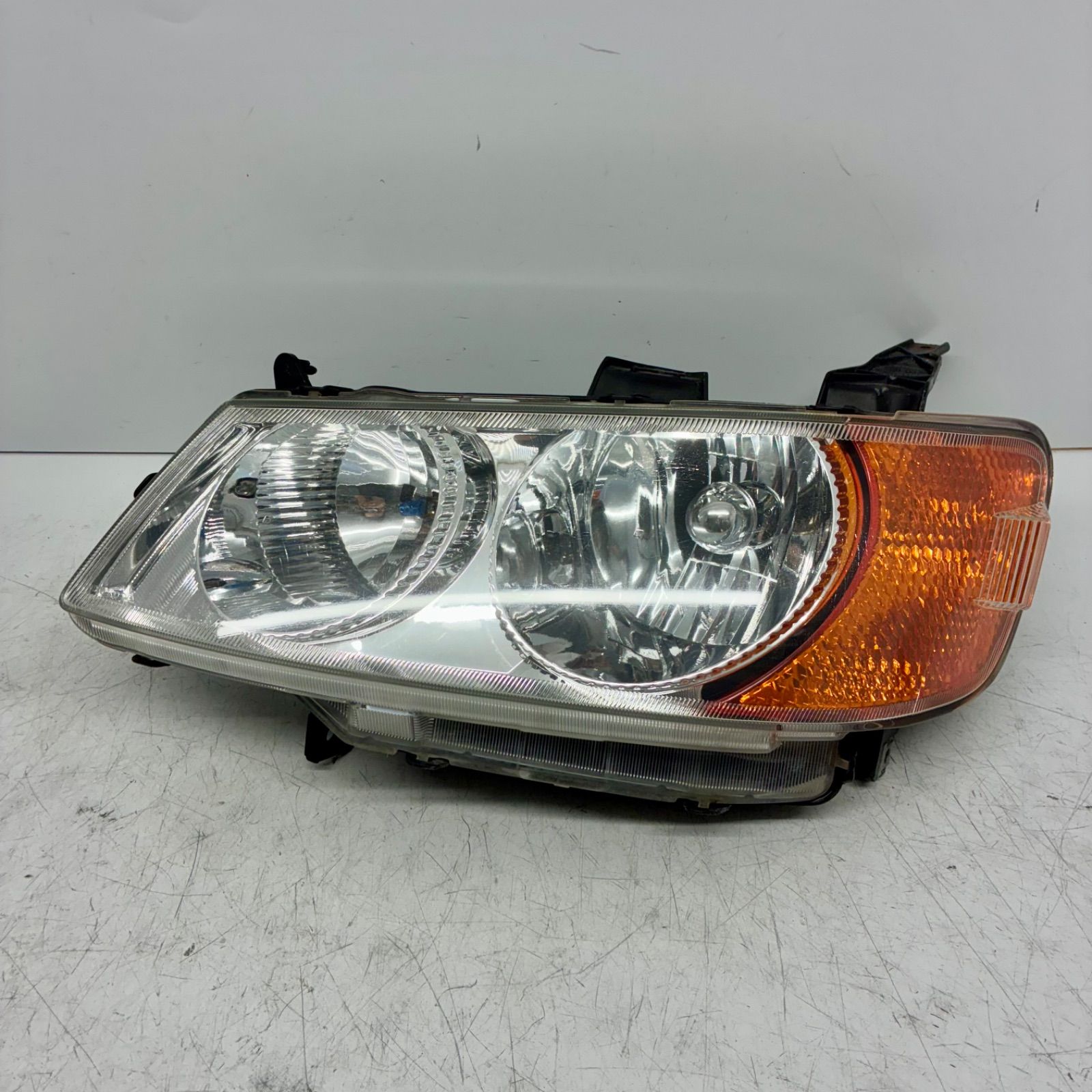 C9/ JB3/JB4ライフ ダンク純正ヘッドライト左右KOITO 100-22383 JB3