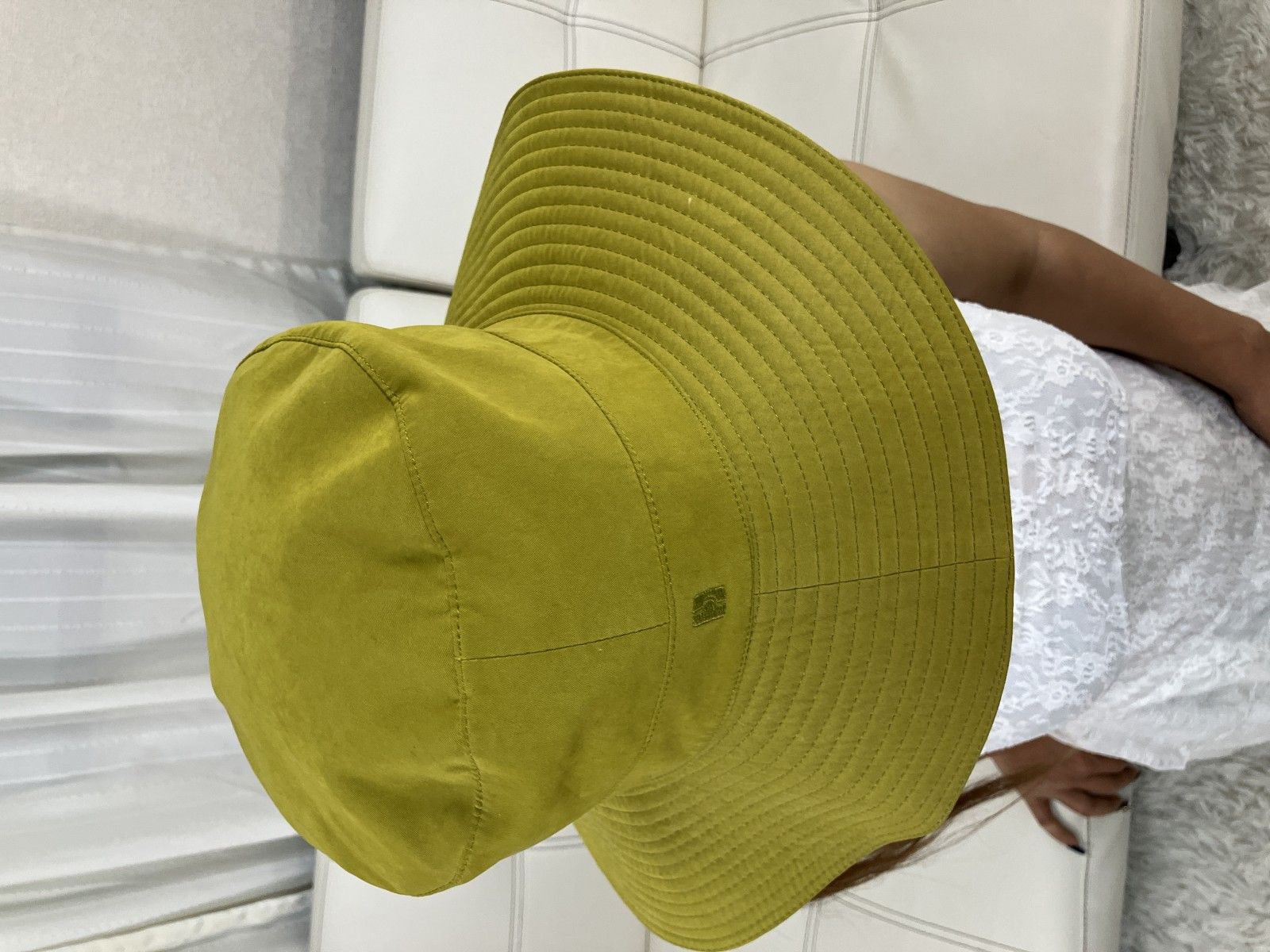 エルメス HERMES バケットハット 帽子 イエロー 58 フランス製 ポリエステル ナイロン ロゴ刺繍 メンズ レディース ユニセックス サファリハット 軽量 夏用 エルメス HERMES バケットハット 帽子 イエロー 58 フランス製