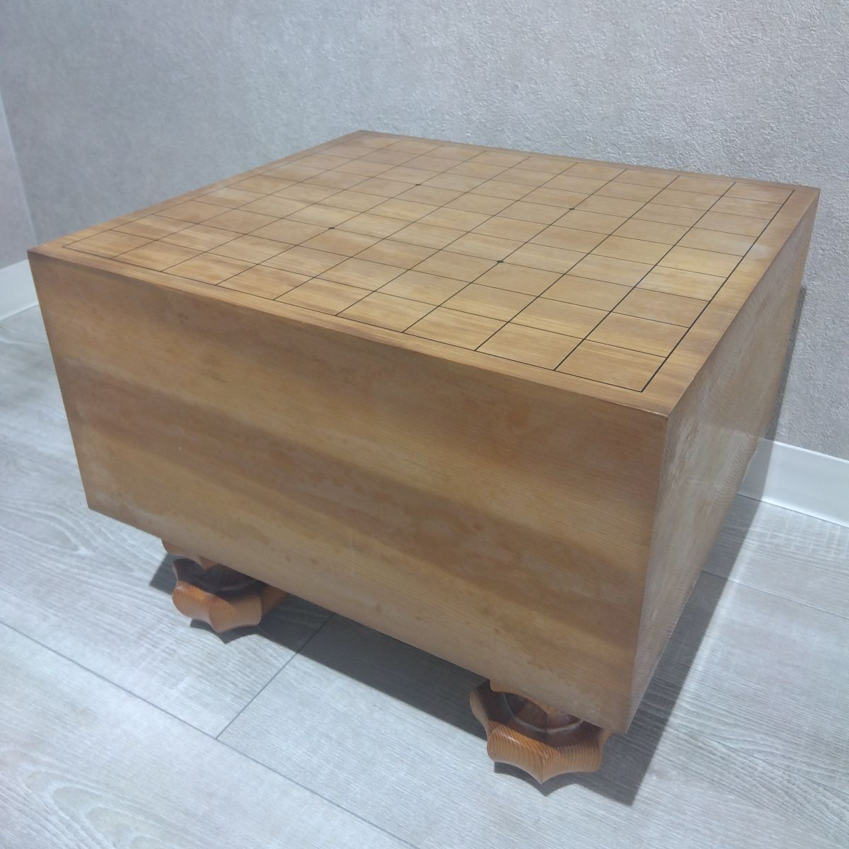 将棋盤 足つき へそあり J0506 本榧足付将棋盤 5寸7分（天柾） sa50068 | 前川榧碁盤店