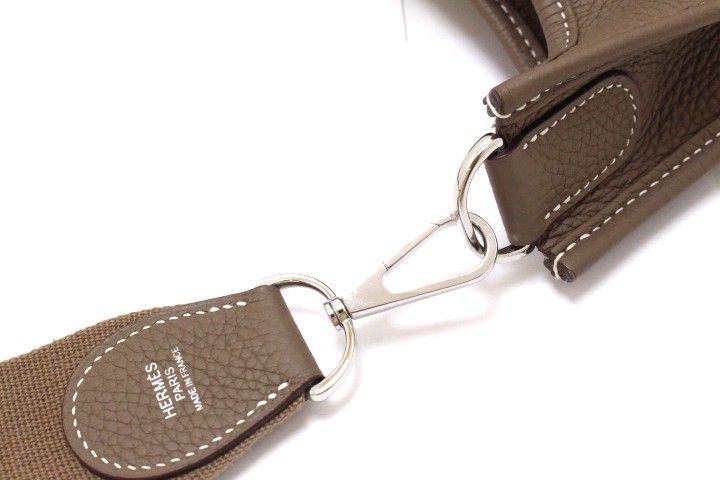 HERMES エルメス バッグ エヴリン3PM トロワ 056277CK18 ショルダーバッグ
 トリヨンクレマンス エトゥープ/パラジウム(シルバー)金具 A刻印(約2017年)刻印 ユニセックス【中古】460 HERMES エルメス エヴリン3PM トロワ 056277CK18 ショルダーバッグ