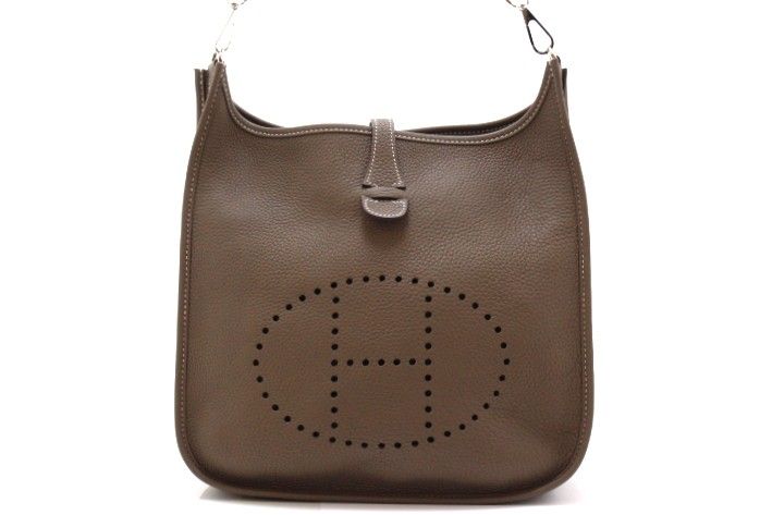 HERMES エルメス バッグ エヴリン3PM トロワ 056277CK18 ショルダーバッグ
 トリヨンクレマンス エトゥープ/パラジウム(シルバー)金具 A刻印(約2017年)刻印 ユニセックス【中古】460 HERMES エルメス エヴリン3PM トロワ 056277CK18 ショルダーバッグ