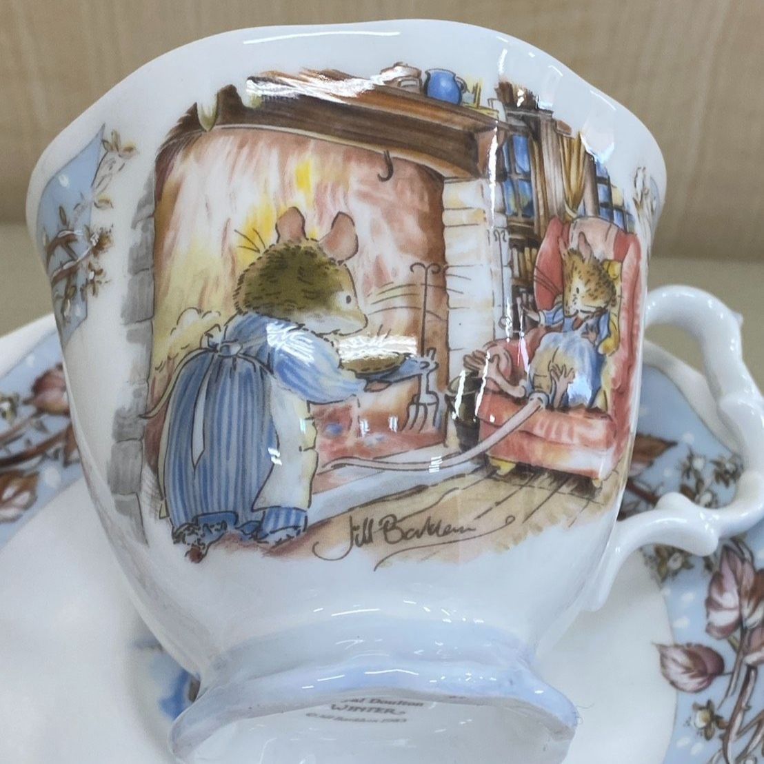 ✨ ロイヤルドルトン ブランベリーヘッジ ウインター コーヒー カップ