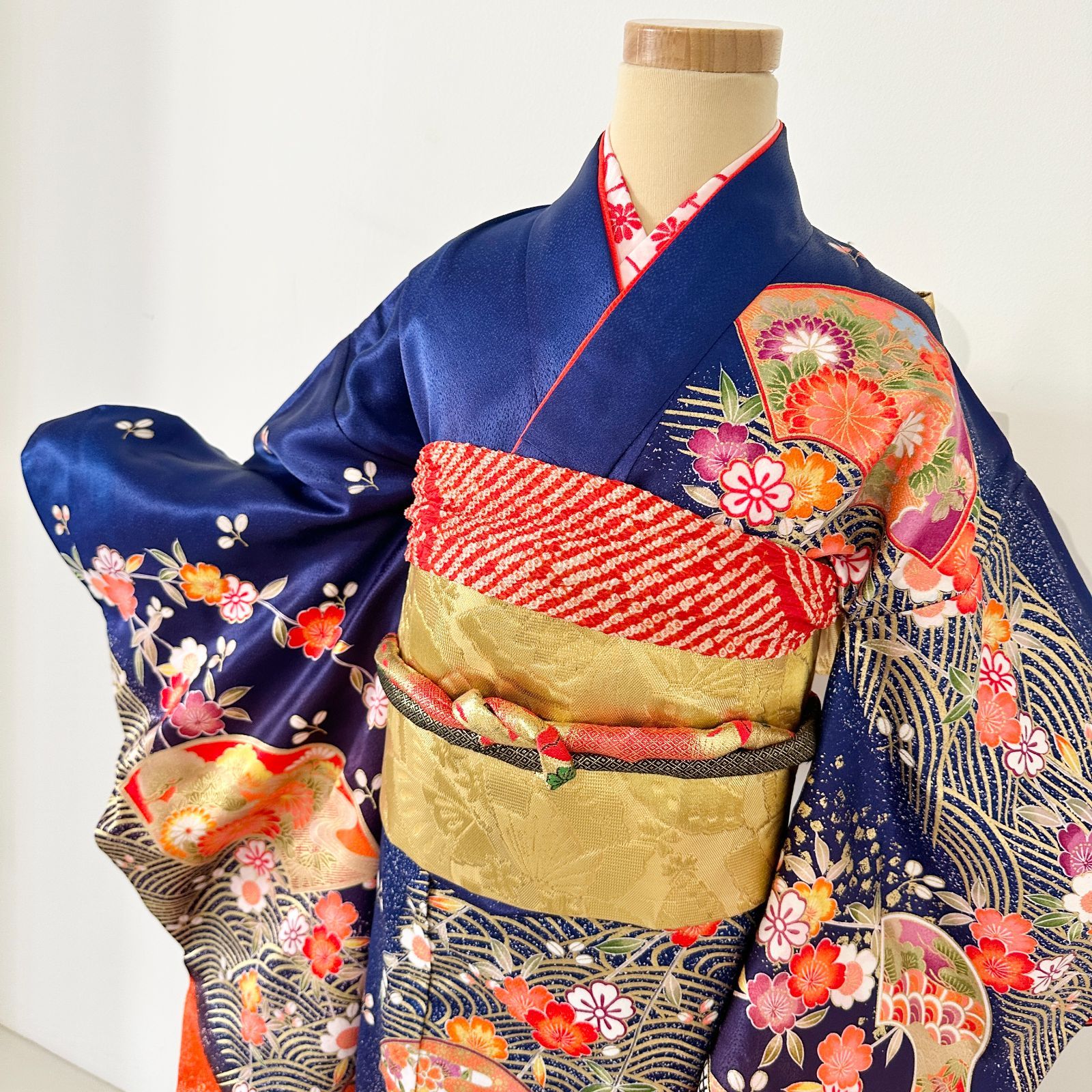 美品】七五三 7歳女の子 着物 四つ身 紺色 華やか 花 大人気 長襦袢 