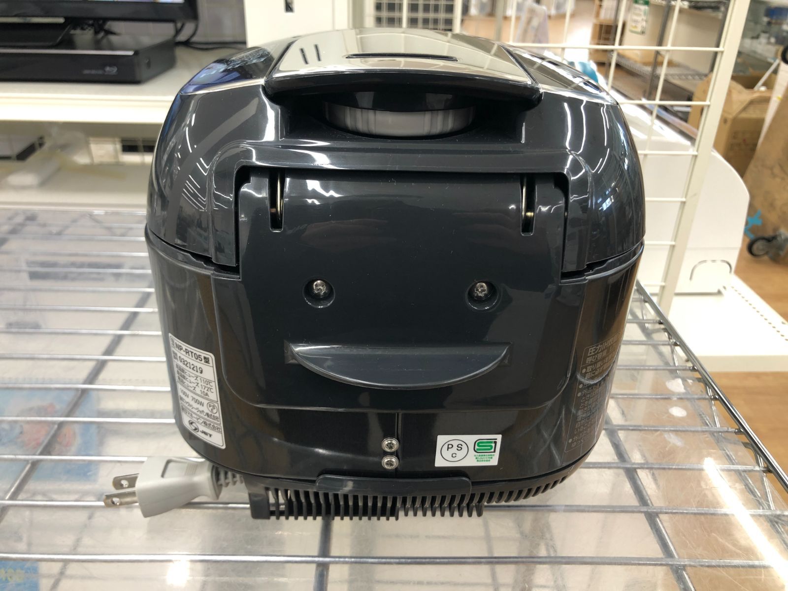 ★リユースのサカイ幸手店★SJ10328★象印　IH炊飯器 20年製　３合　クリーニング済み ☆リユースのサカイ幸手店☆ 象印 ZOJIRUSHI 圧力IH炊飯器 NP-RT05 22
