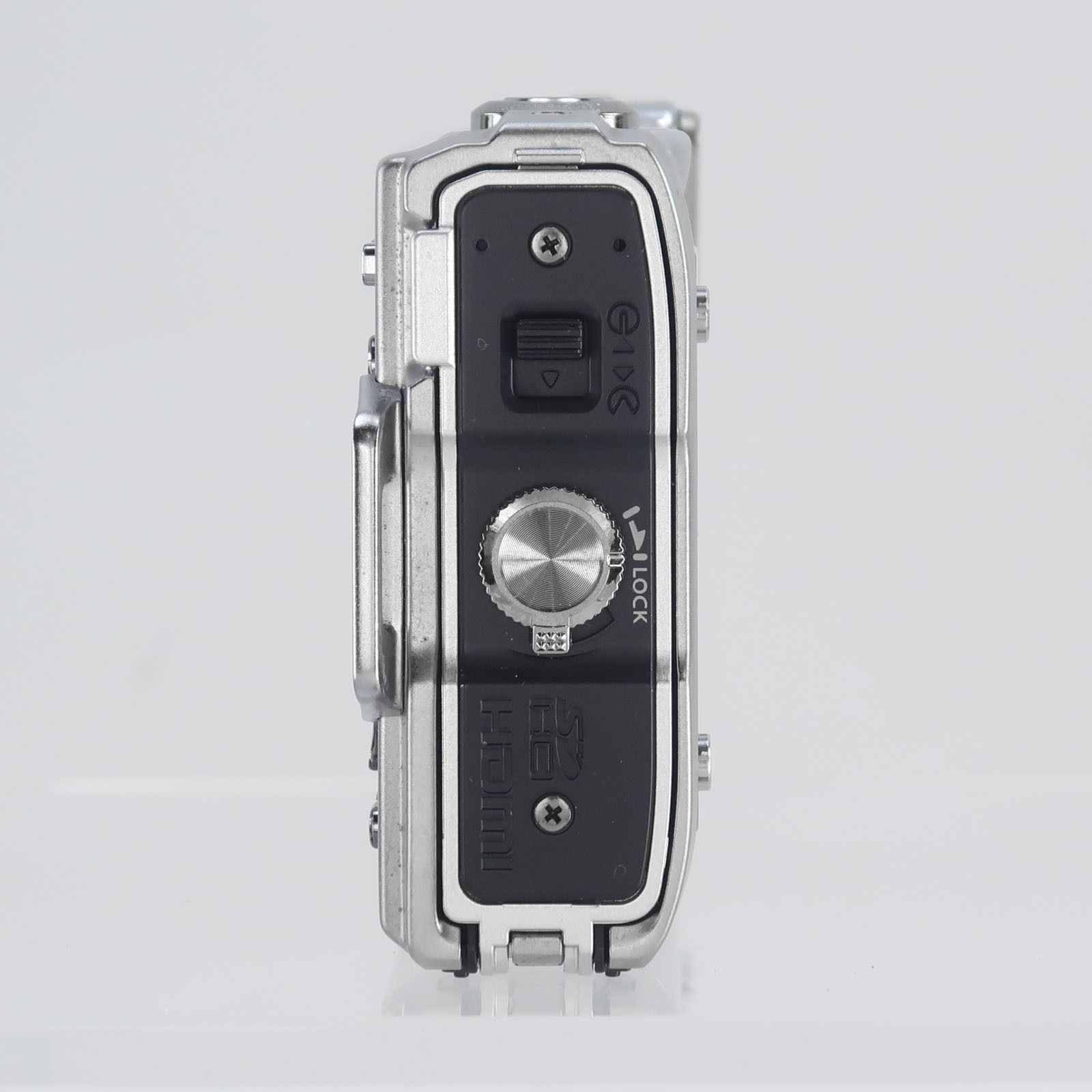 美品【動作確認済】OLYMPUS オリンパス μ TOUGH-8010 シルバー Amazon.co.jp: OLYMPUS Waterproof Digital Camera μ TOUGH 8010μ