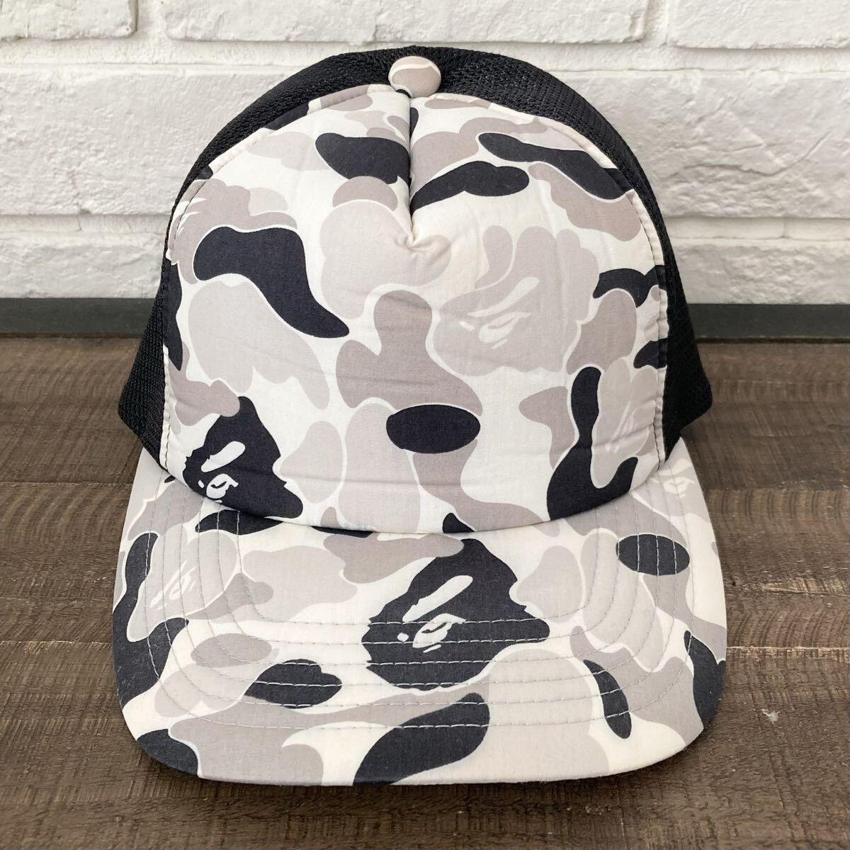 A BATHING APE 迷彩トラッカーキャップ BAPE STA MESH CAP M（キャップ
