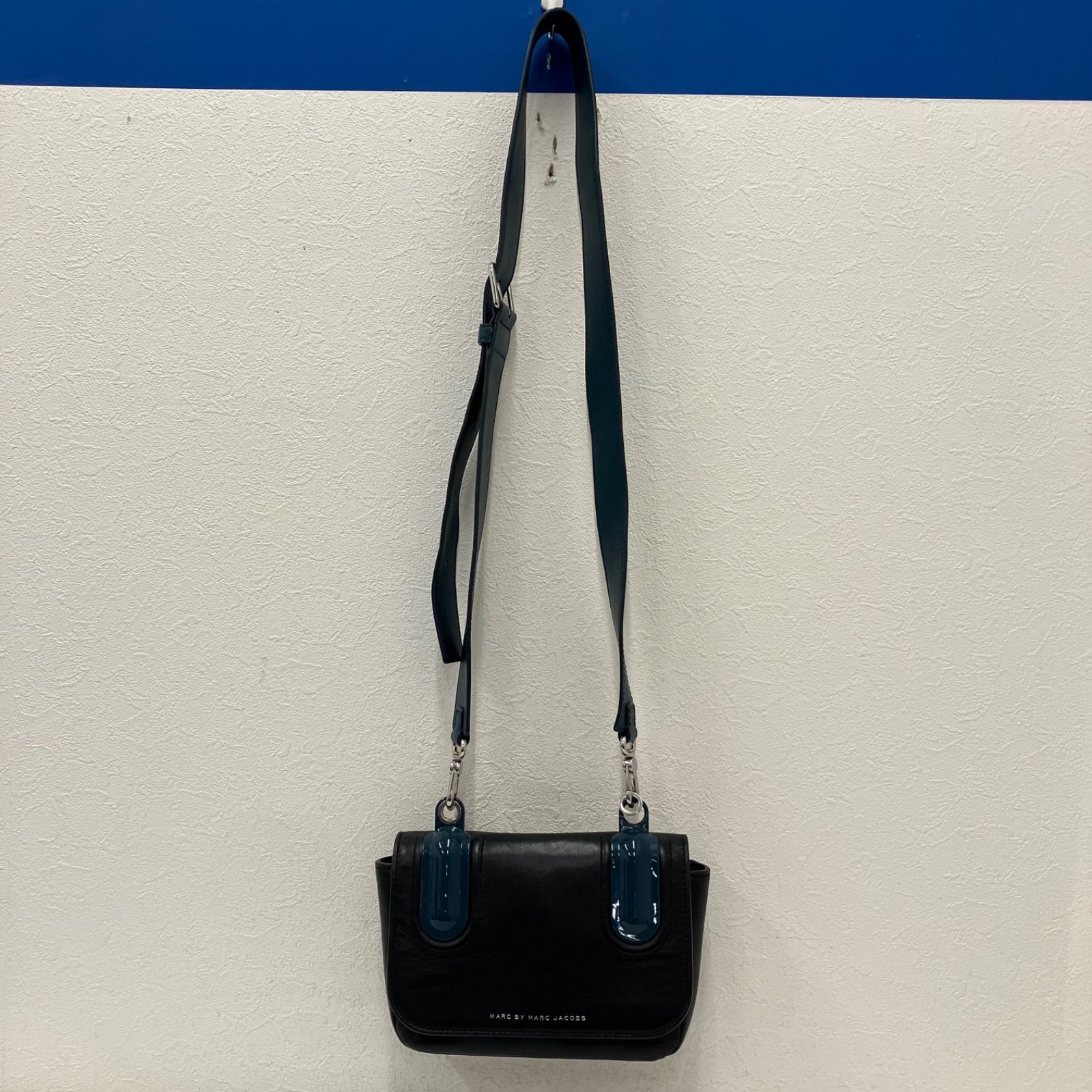 Marc by Marc Jacobs　肩掛け　レザー　ブラック Marc Jacobs The Snapshot Shoulder Bag | Neiman Marcus