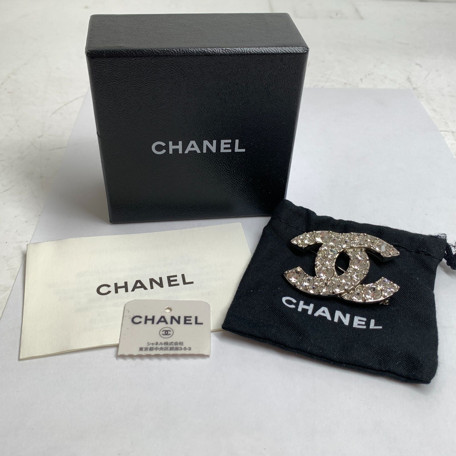 CHANEL シャネル ブローチ 12 A ラインストーン ココマーク シルバー f001 A 1. 美品 CHANEL シャネル ブローチ ココマーク シルバー ライン