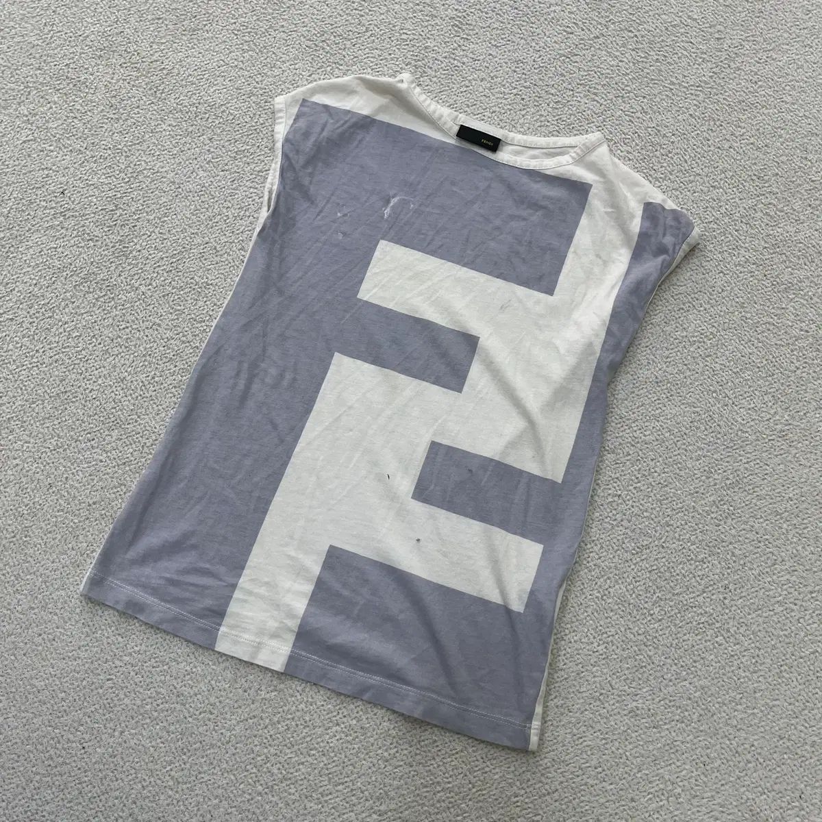 8Y FENDI フェンディ キッズ ノースリーブ 半袖Tシャツ 0420M - メルカリ