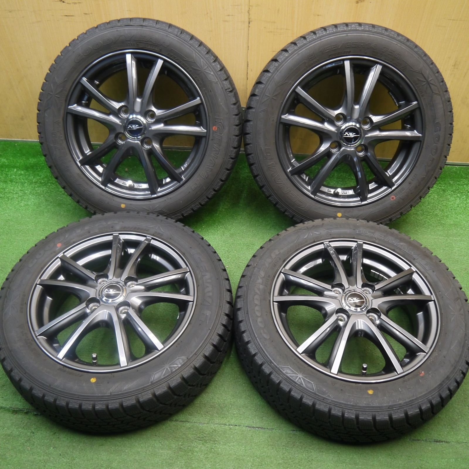 ほぼ未使用！キレイ☆スタッドレス 155/65R14 グッドイヤー アイスナビ