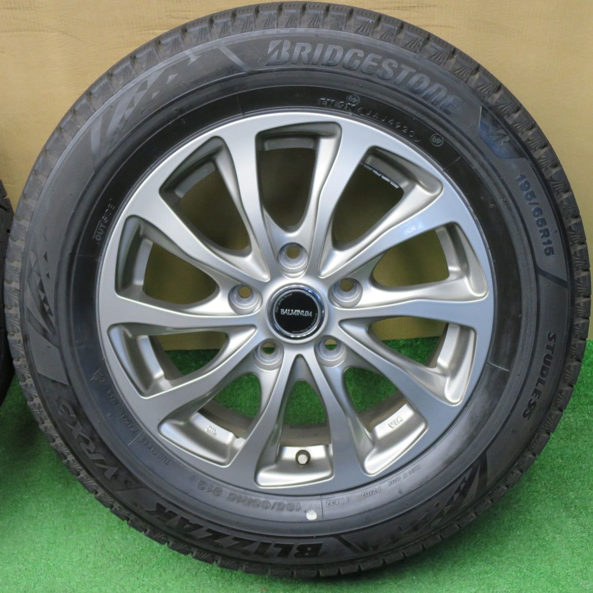 バリ溝！23年！キレイ！9.5分☆スタッドレス 195/65R15 ブリヂストン 