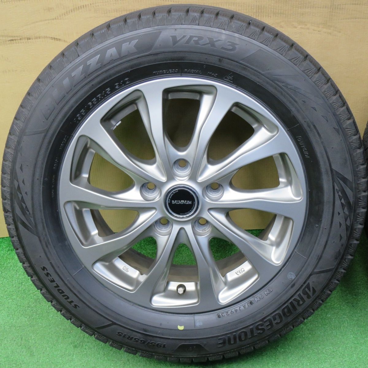 バリ溝！23年！キレイ！9.5分☆スタッドレス 195/65R15 ブリヂストン 