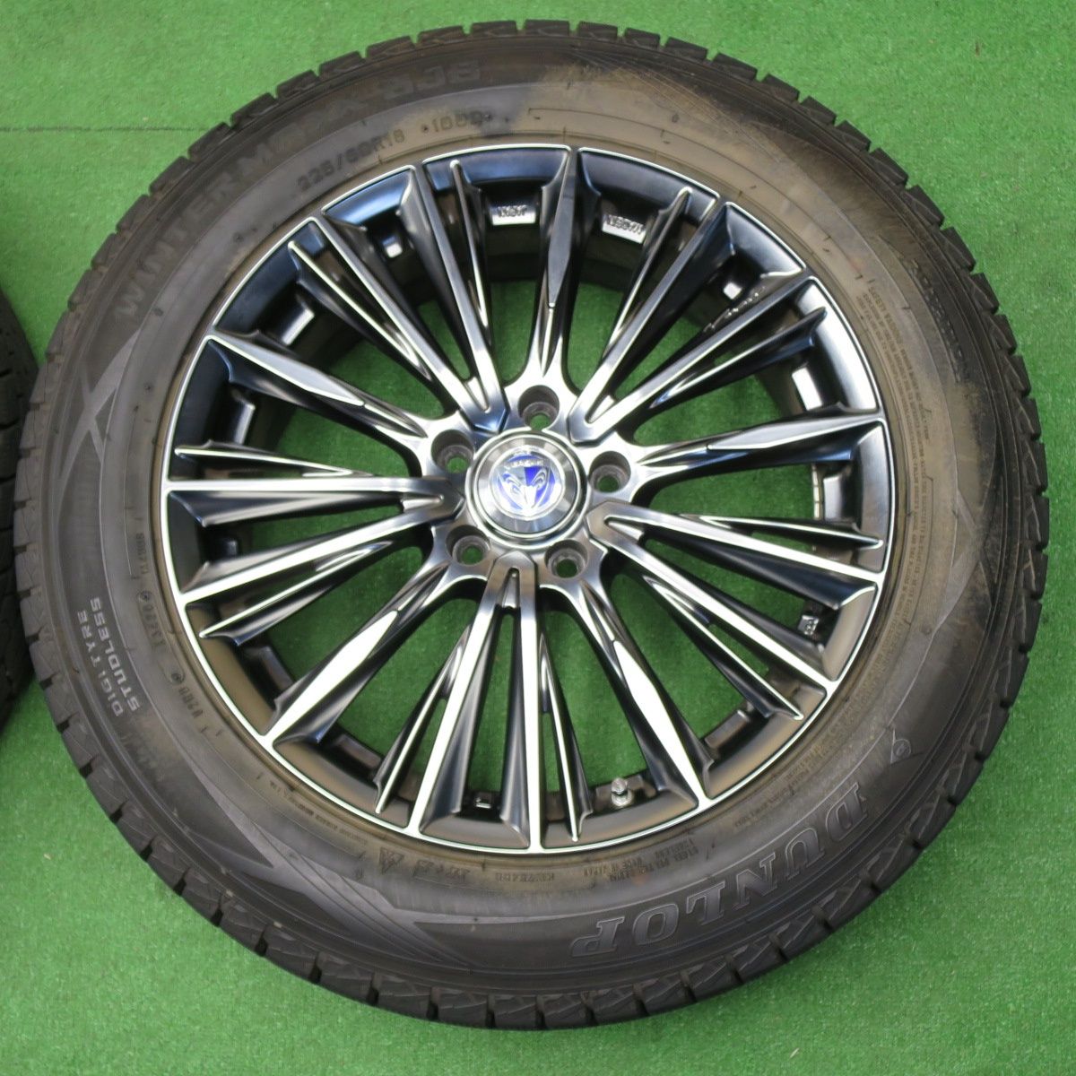 バリ溝！9.5分☆RAYS VERSUS VOUGE 225/60R18 スタッドレス ダンロップ 