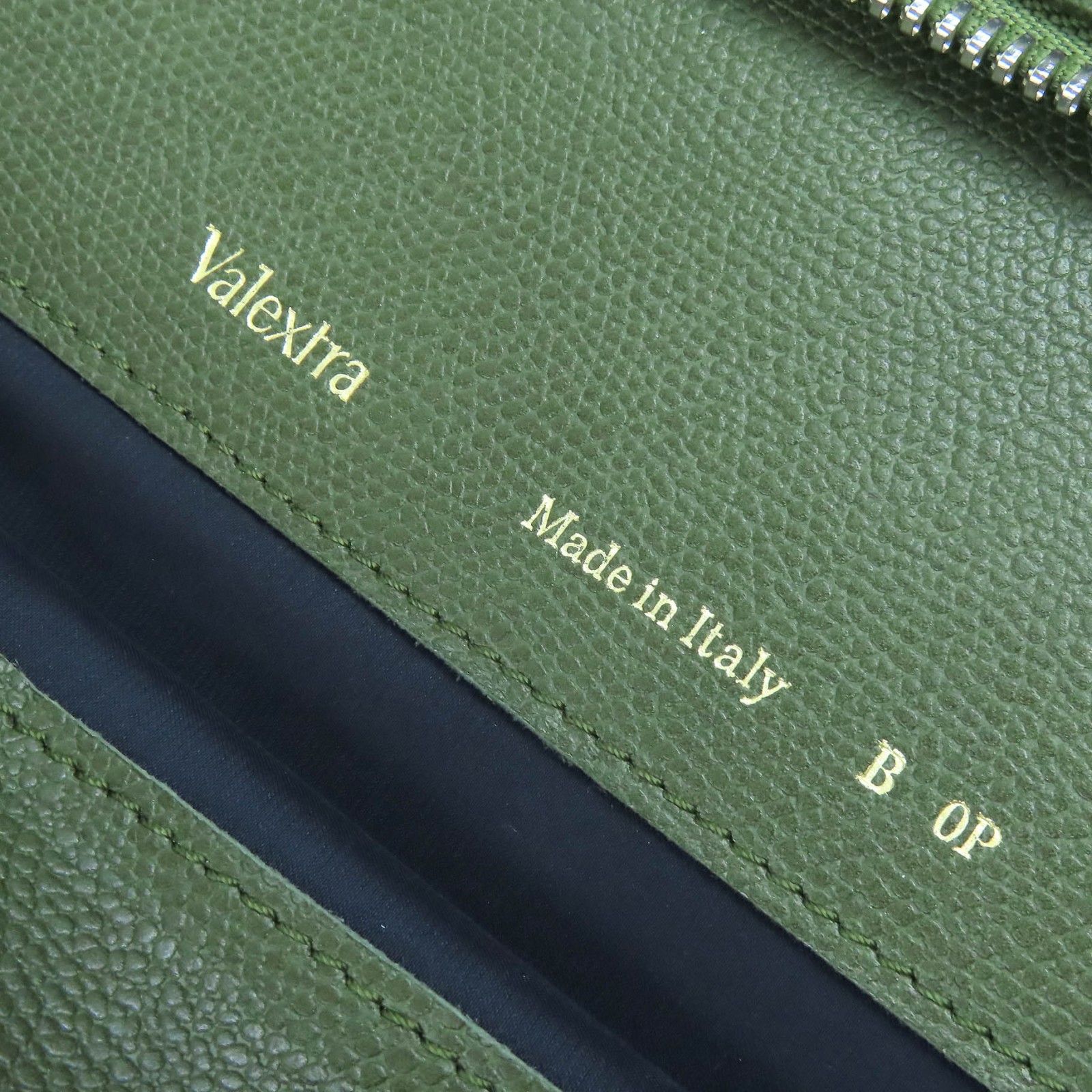 Valextla ヴァレクストラ　スリム　ポートフォリオ　レザー　ブリーフケース Valextra（ヴァレクストラ） ブリーフケース SLIM PORTFOLIO ブラック