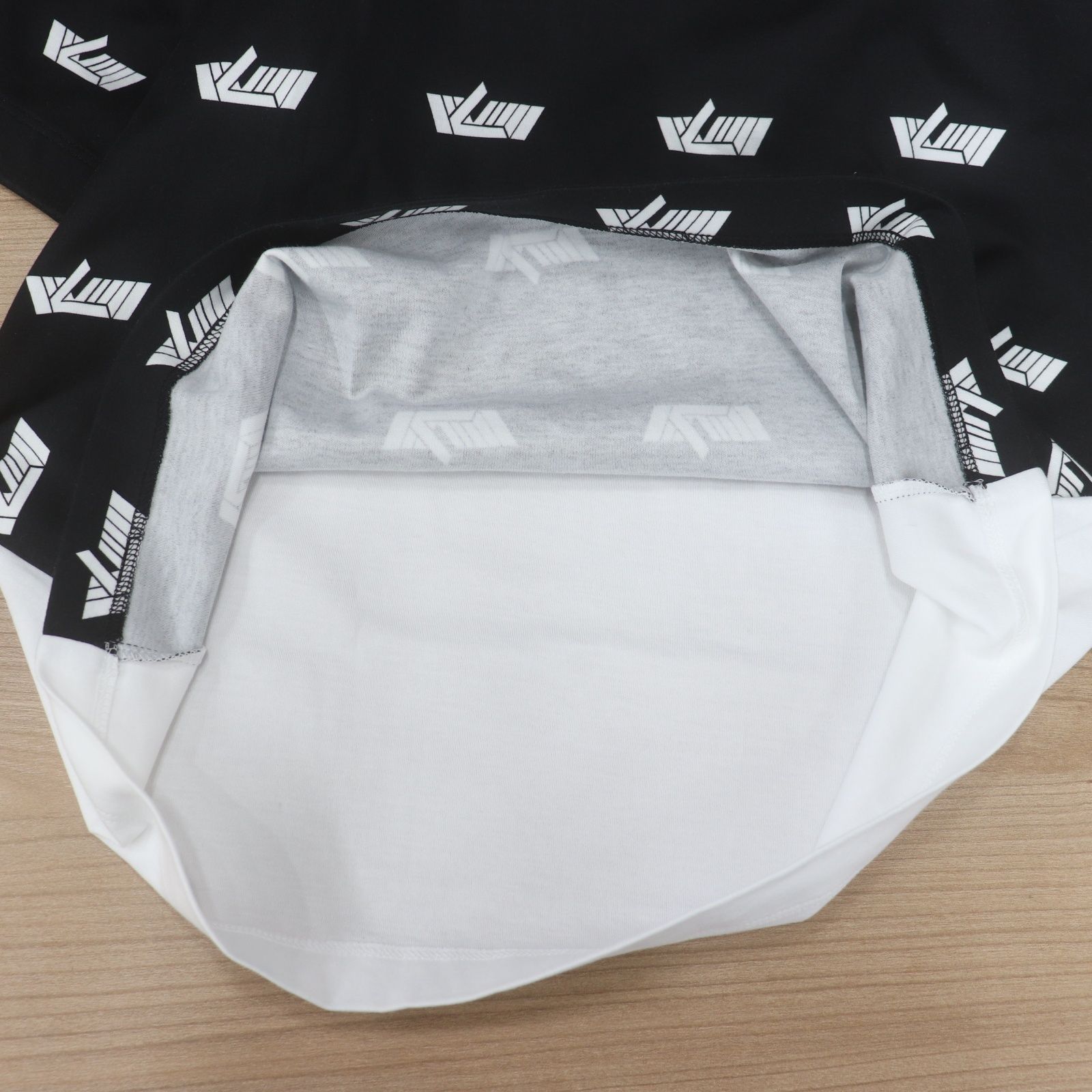ITH25MPLZW76 LOUIS VUITTON ルイヴィトン LVヴィテス Tシャツ トップス ブラック ホワイト 黒 白 コットン レディース サイズS LOUIS VUITTON - ITH25MPLZW76 LOUIS VUITTON ルイヴィトン LVヴィテス