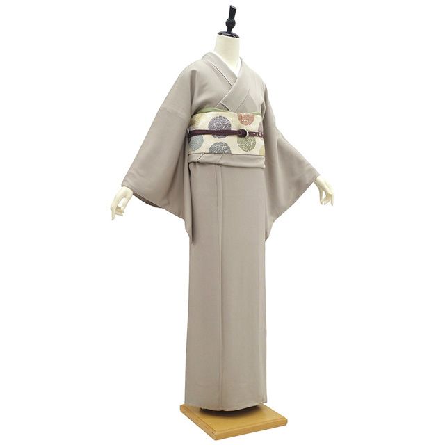 色無地 着物 松尾光琳 京友禅作家 未使用 正絹 袷 縮緬 ちりめん 亜麻色 新古品 仕立て上がり 身丈167 裄丈68.5 Ｌサイズ みやがわ sb17421 新古品】 色無地 着物 松尾光琳 京友禅作家 未使用 正絹 袷 縮緬
