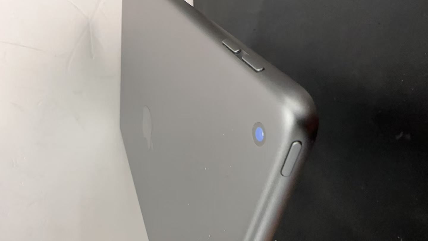 iPad 第9世代　64G Wi-Fiモデル　スペースグレー AmazonリニューiPad第9世代64GB整備品お得