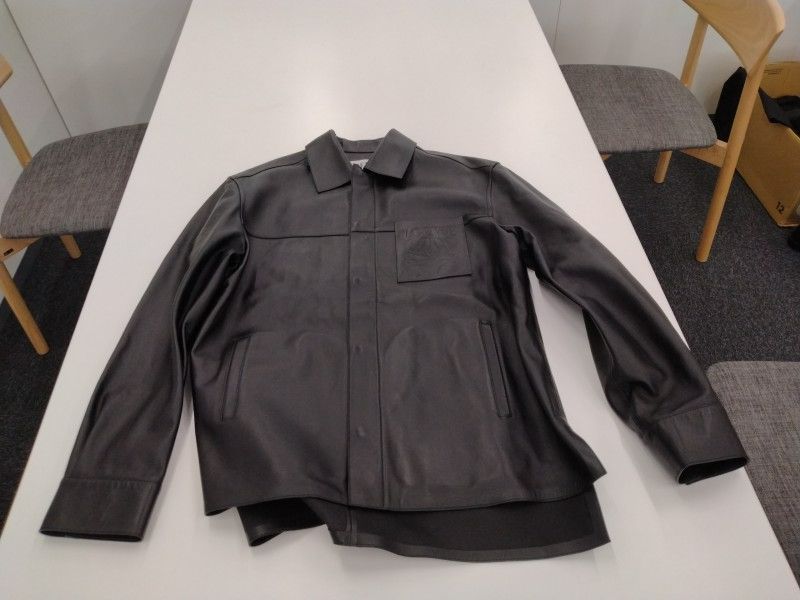 ジャム ロエベ オールレザー ロゴ刻印 レザージャケット 黒 激レア 48 LOEWE】ロエベ ロゴ刻印 ラムレザージャケット ブラック | ブランド