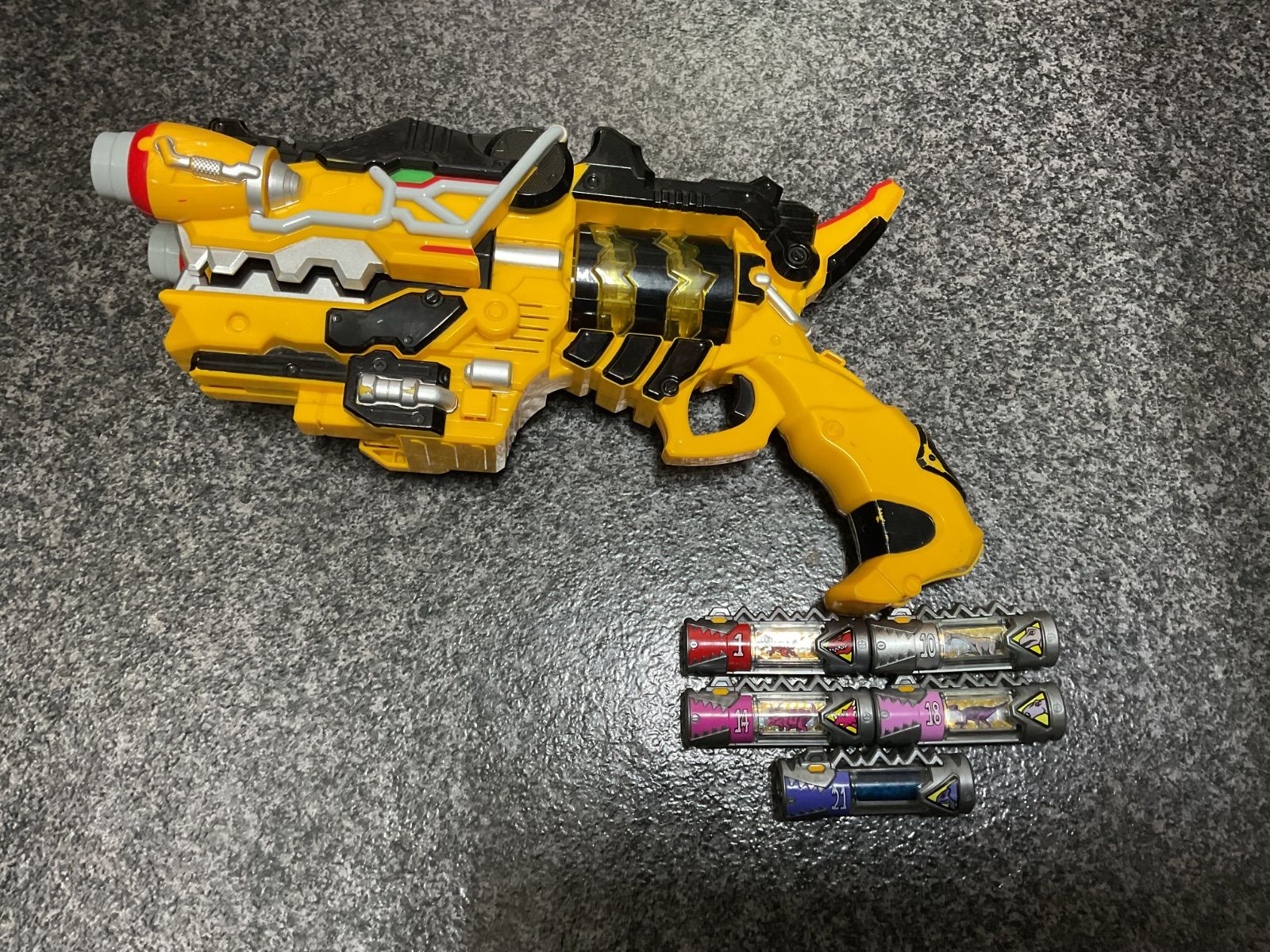 獣電戦隊キョウリュウジャー DXガブリボルバー&獣電池5本 - メルカリ