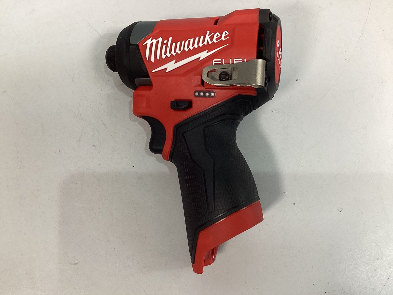 中古A・美品】 ミルウォーキーツール M12 FUEL インパクトドライバー 